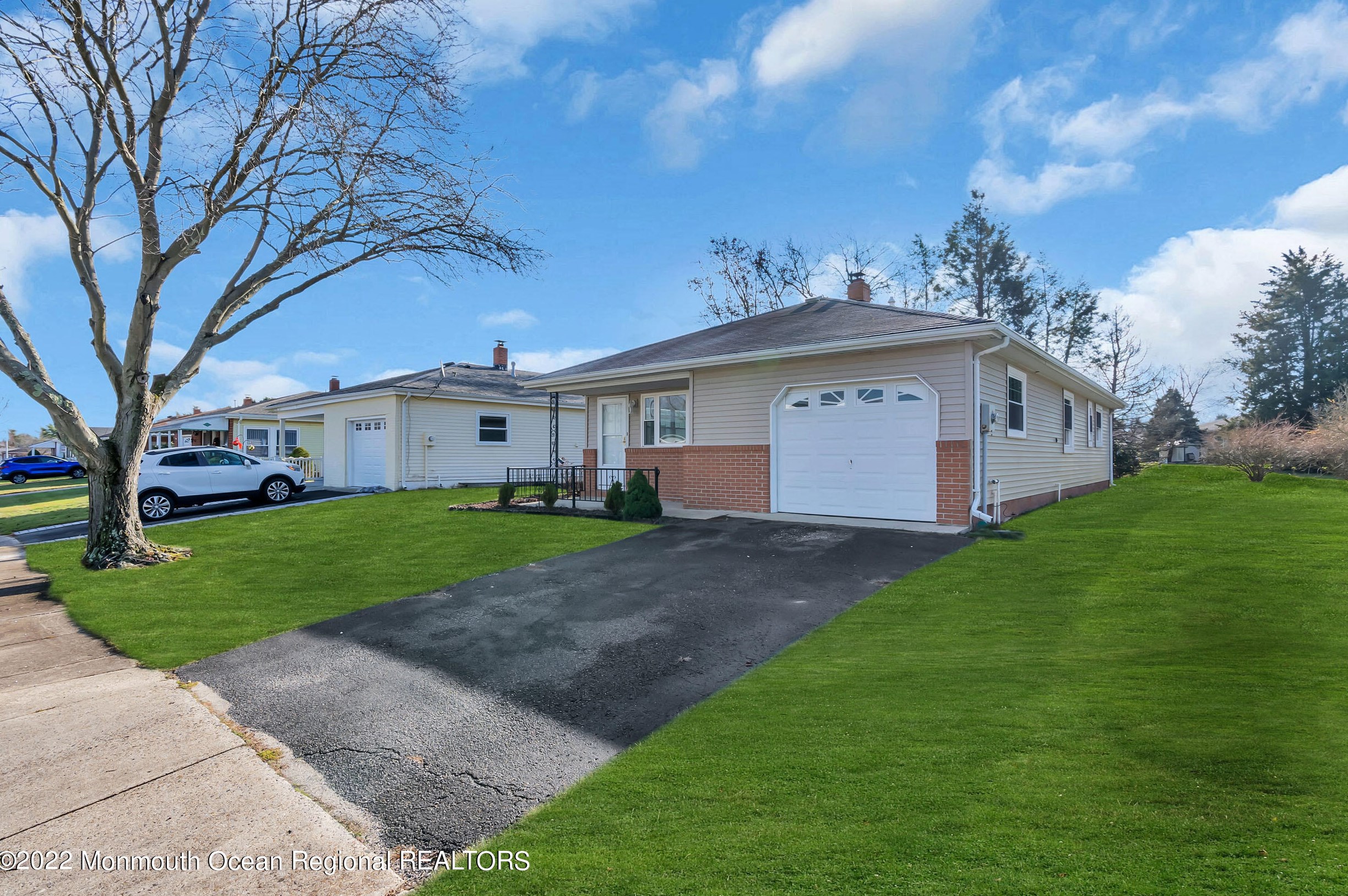 143 Bonaire Dr, Toms River NJ  08757-3826 exterior