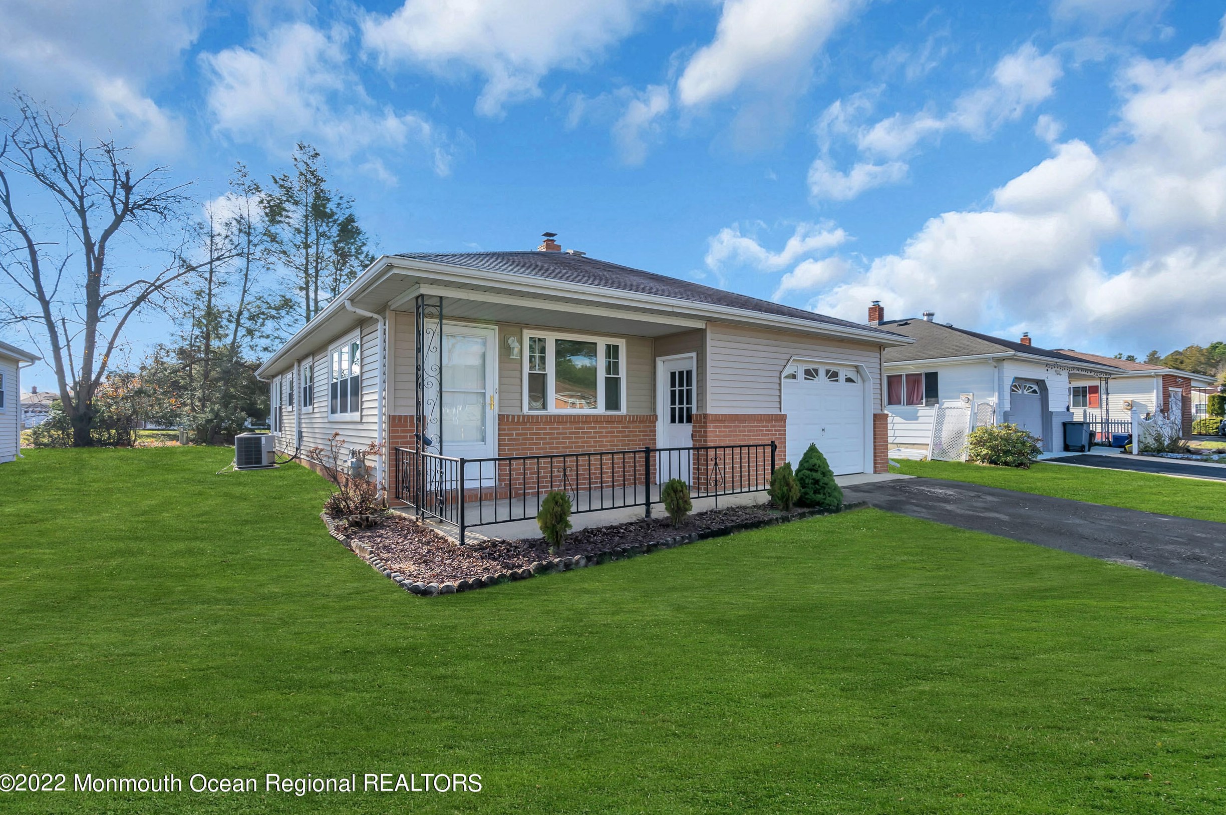 143 Bonaire Dr, Toms River NJ  08757-3826 exterior