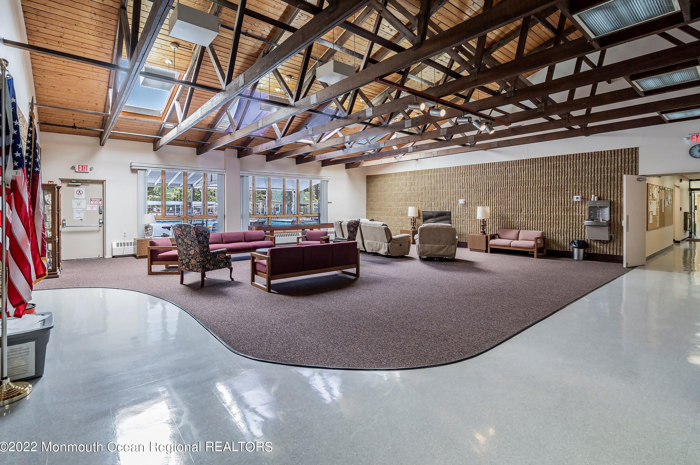 10 Banning Ct, Toms River NJ  08757-5752 exterior