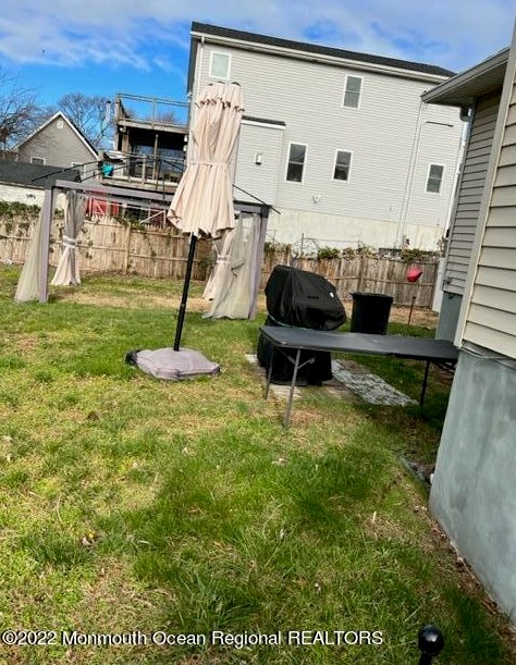 27 Fox Ave, Ideal Beach NJ  07734-1246 exterior