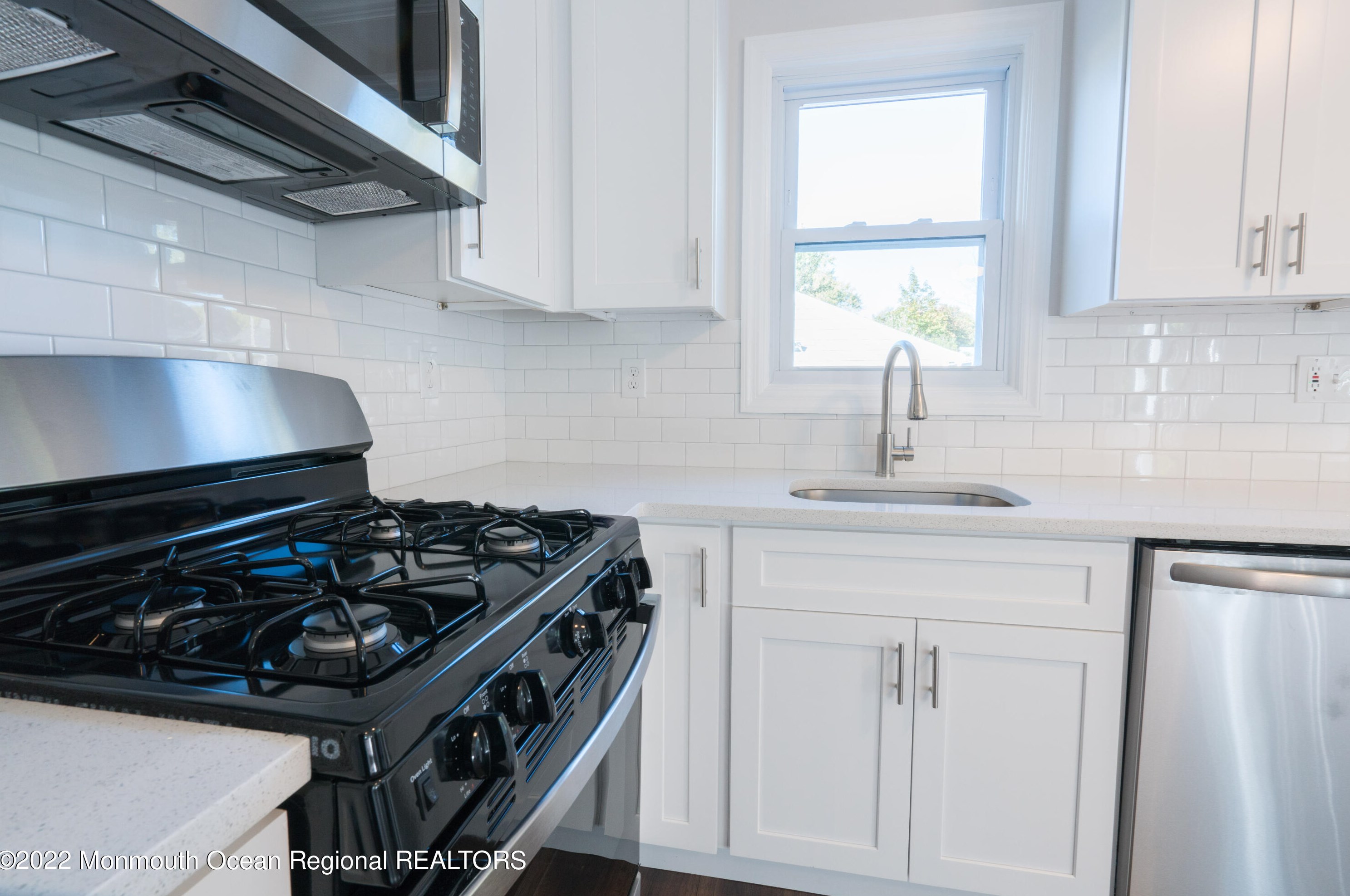 509 Main St, Millstone NJ  08876-3113 exterior