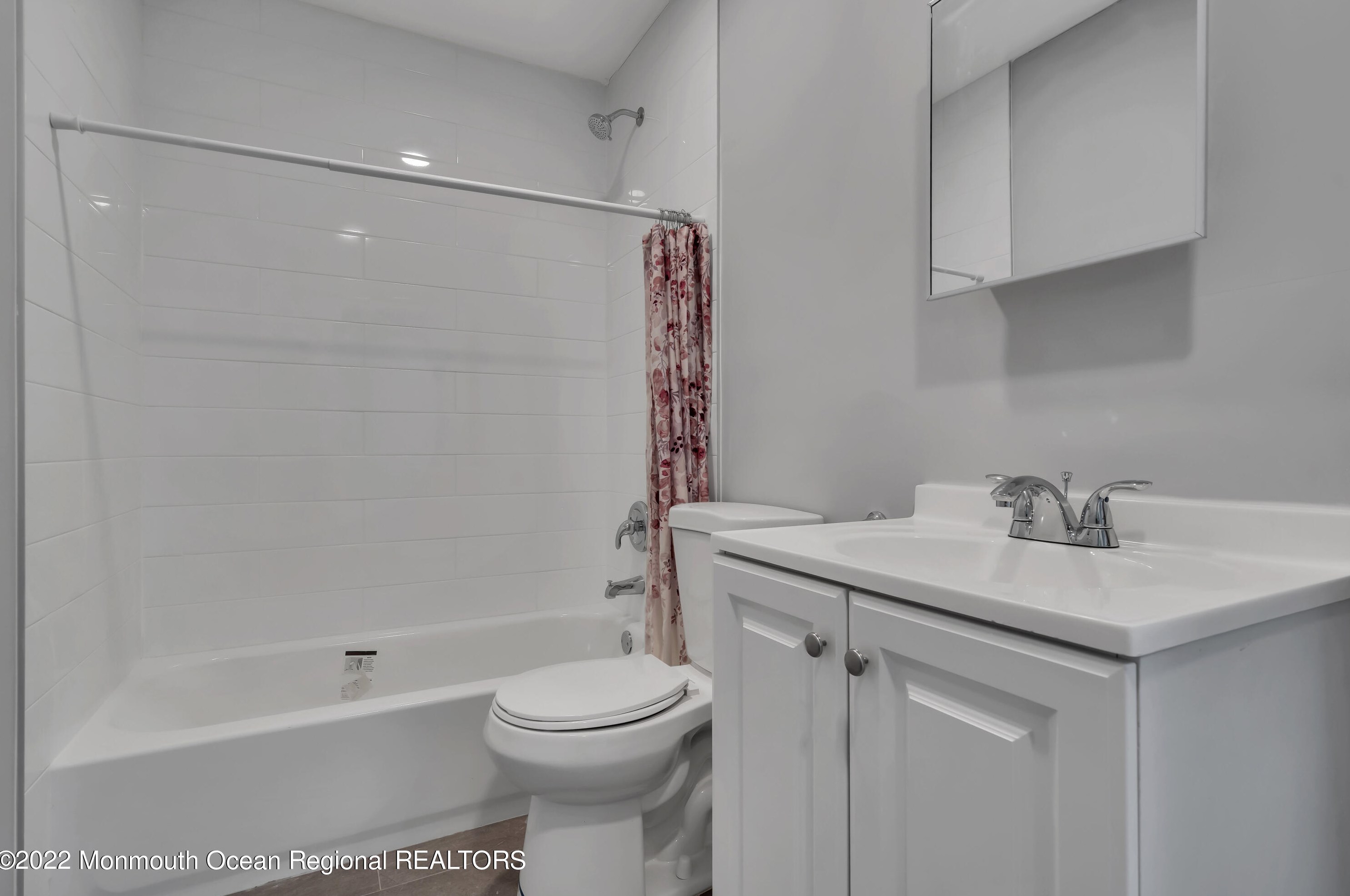 58 Chadwick Ave, Toms River NJ  08753-7176 exterior