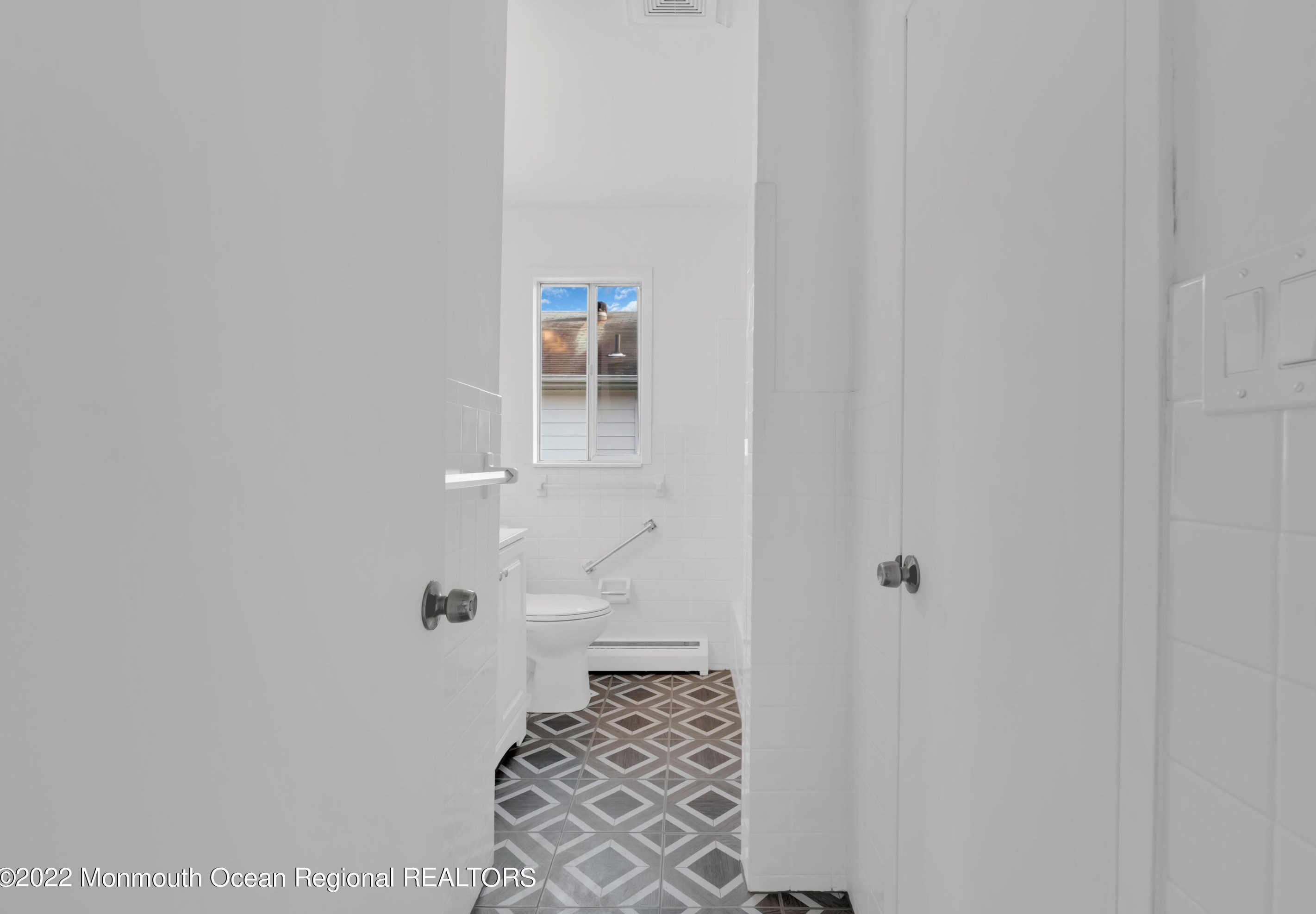 31 Frederiksted St, Toms River NJ  08757-4633 exterior