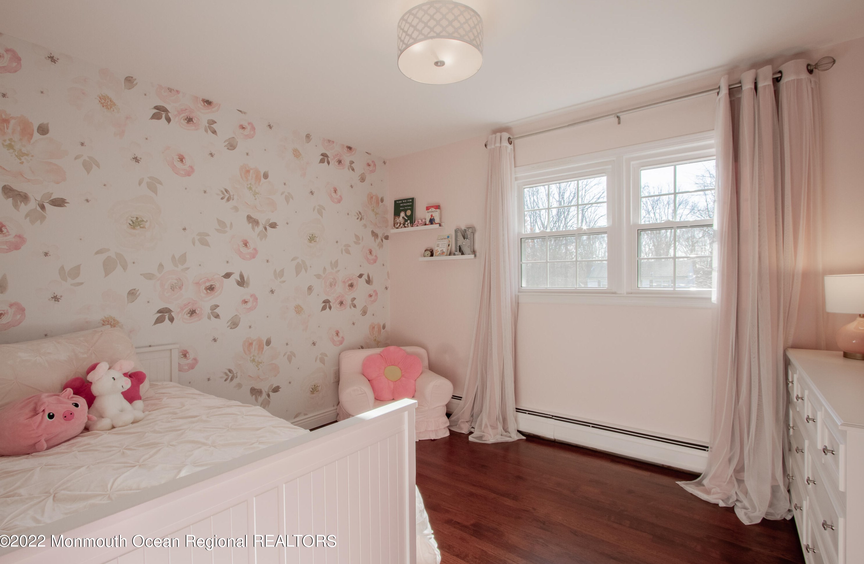 5 Roanoke Rd, Matawan NJ 07747-3517 exterior