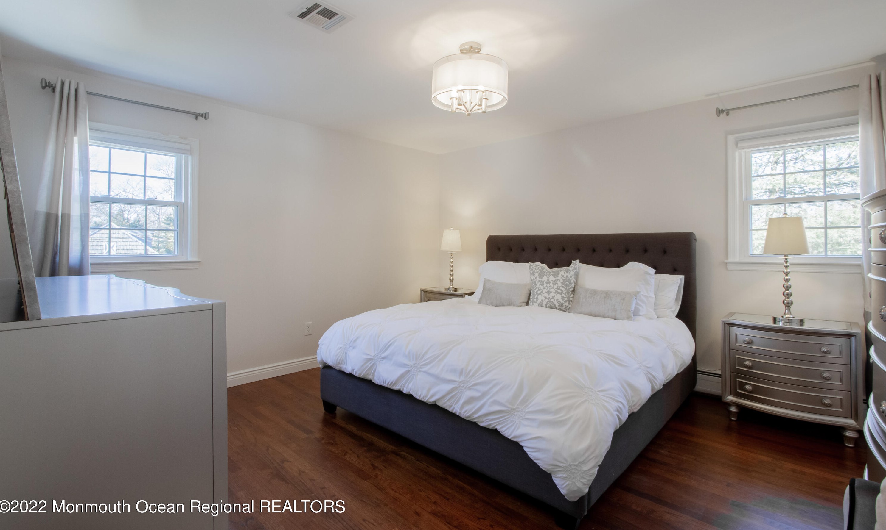 5 Roanoke Rd, Matawan NJ 07747-3517 exterior