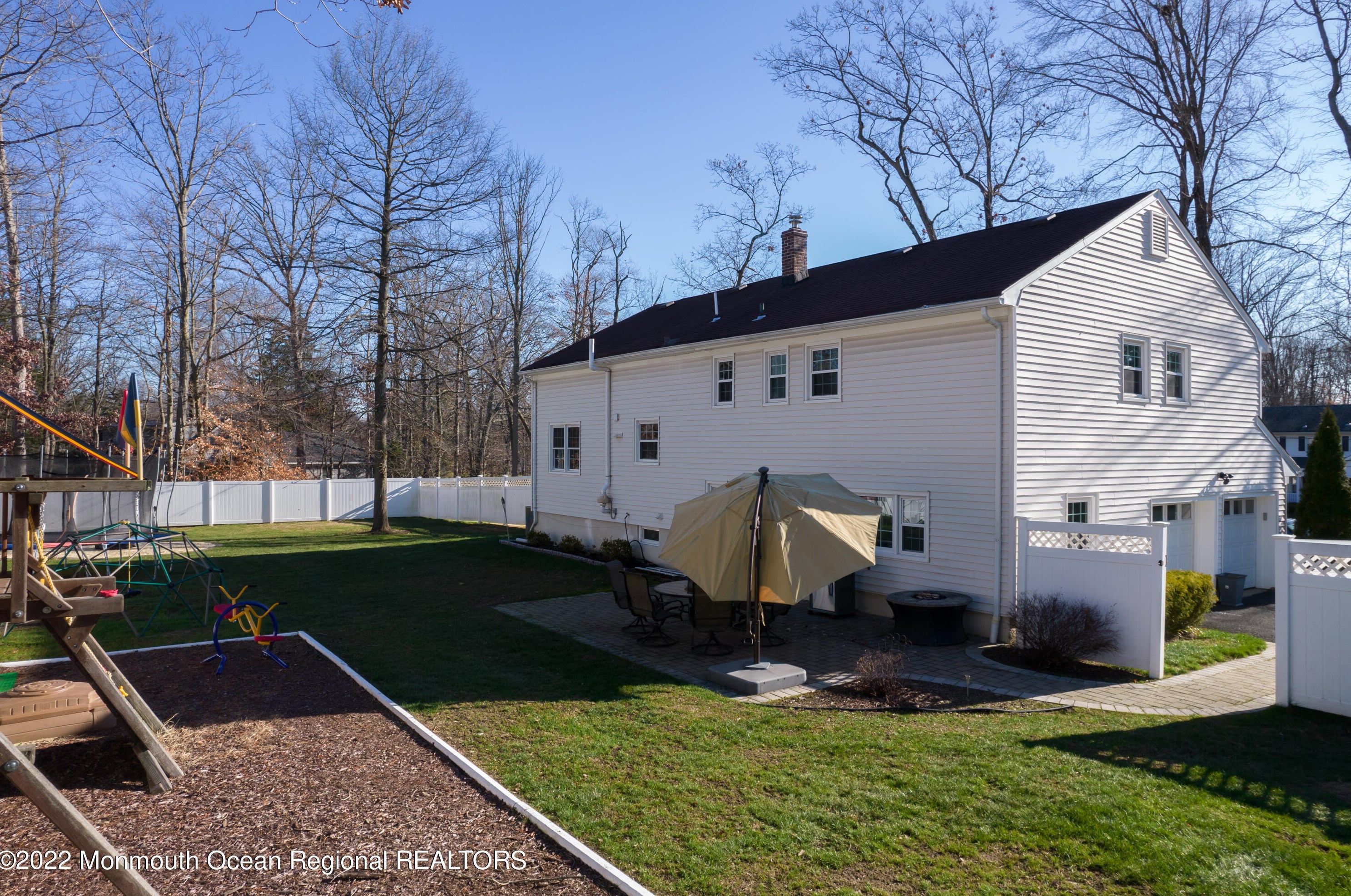 5 Roanoke Rd, Matawan NJ 07747-3517 exterior