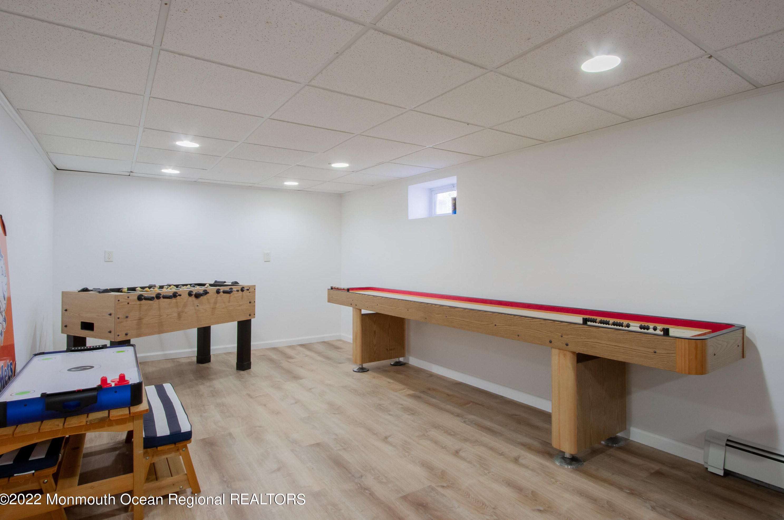 5 Roanoke Rd, Matawan NJ 07747-3517 exterior