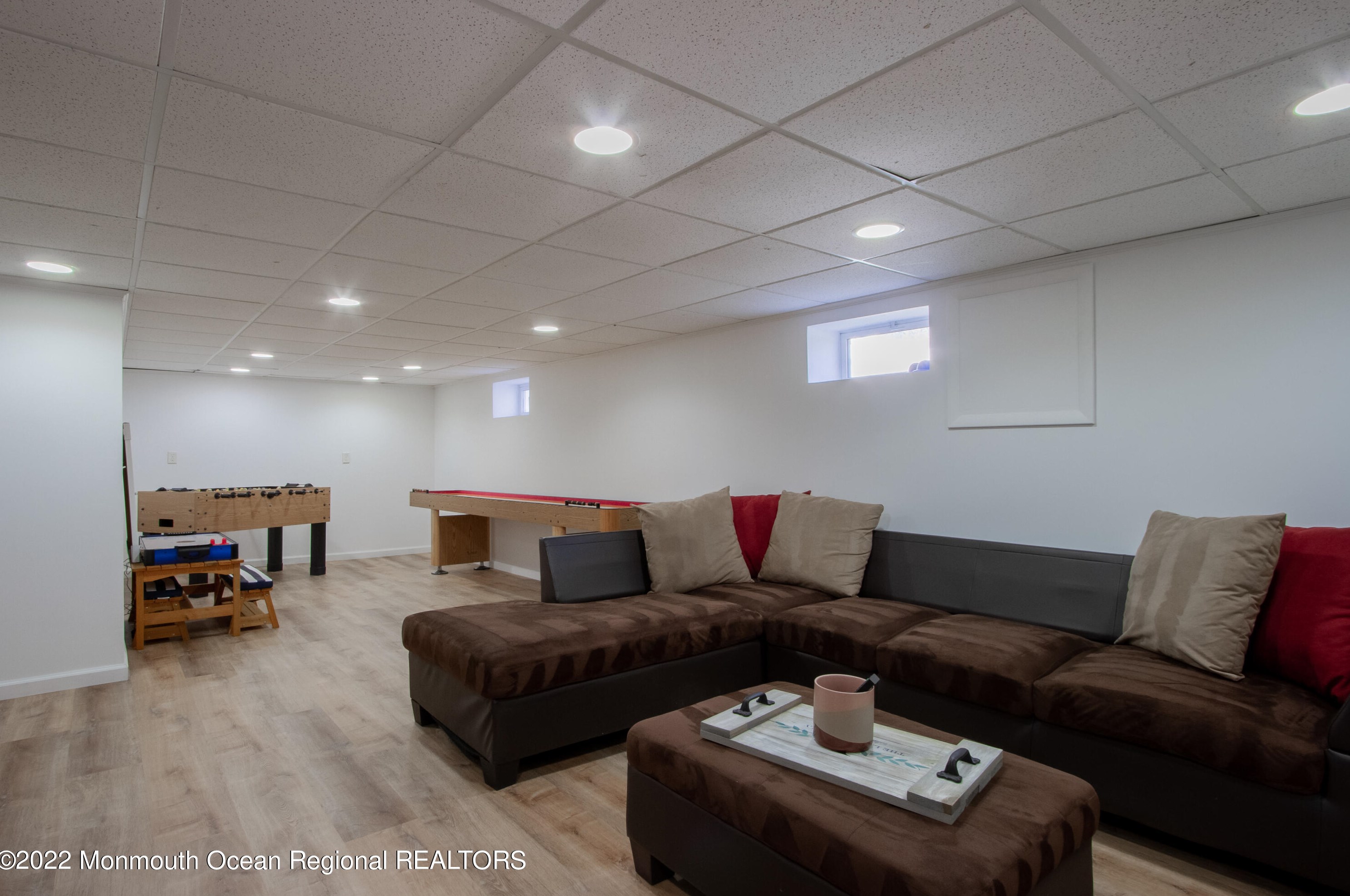 5 Roanoke Rd, Matawan NJ 07747-3517 exterior