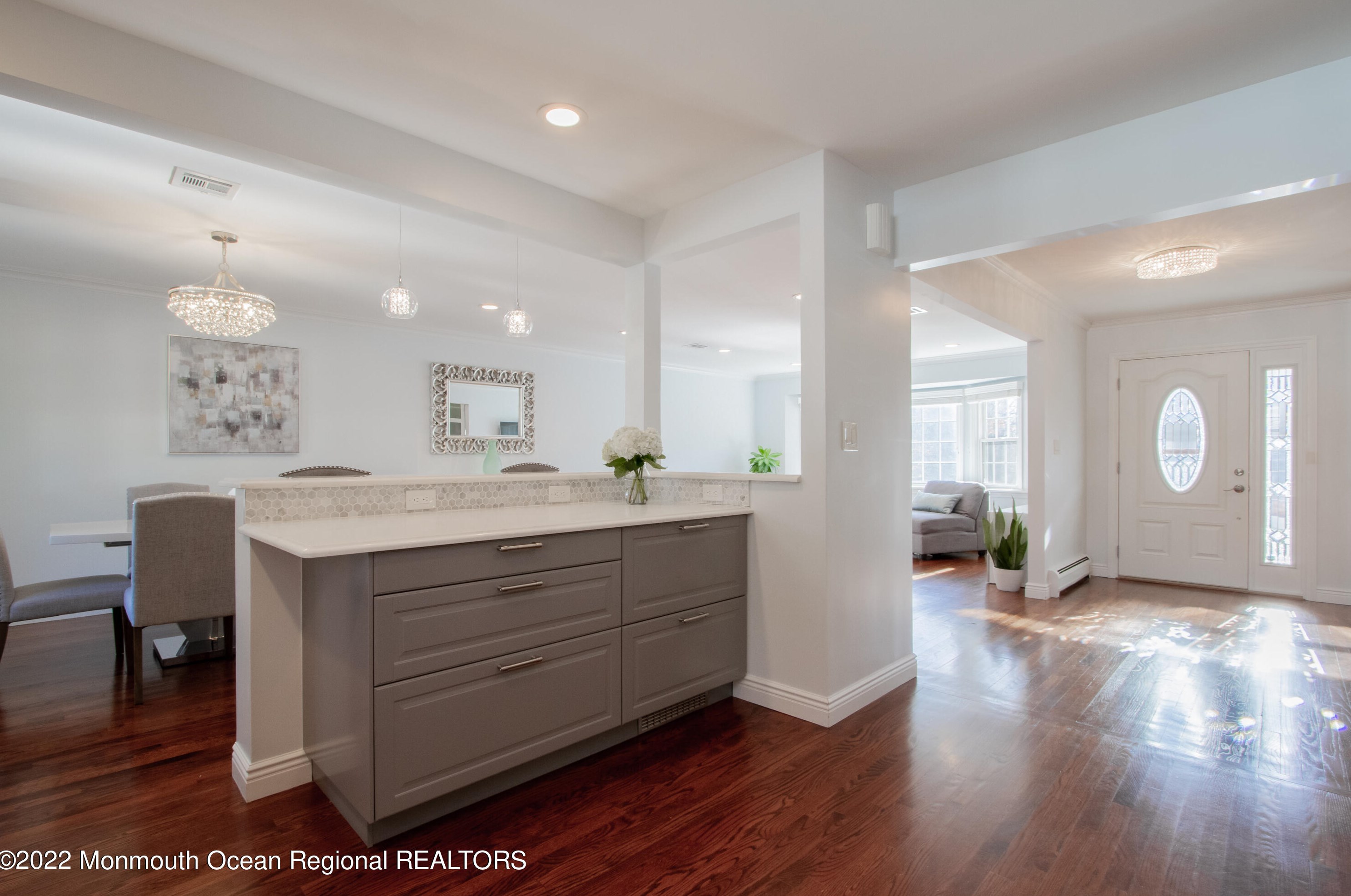 5 Roanoke Rd, Matawan NJ 07747-3517 exterior