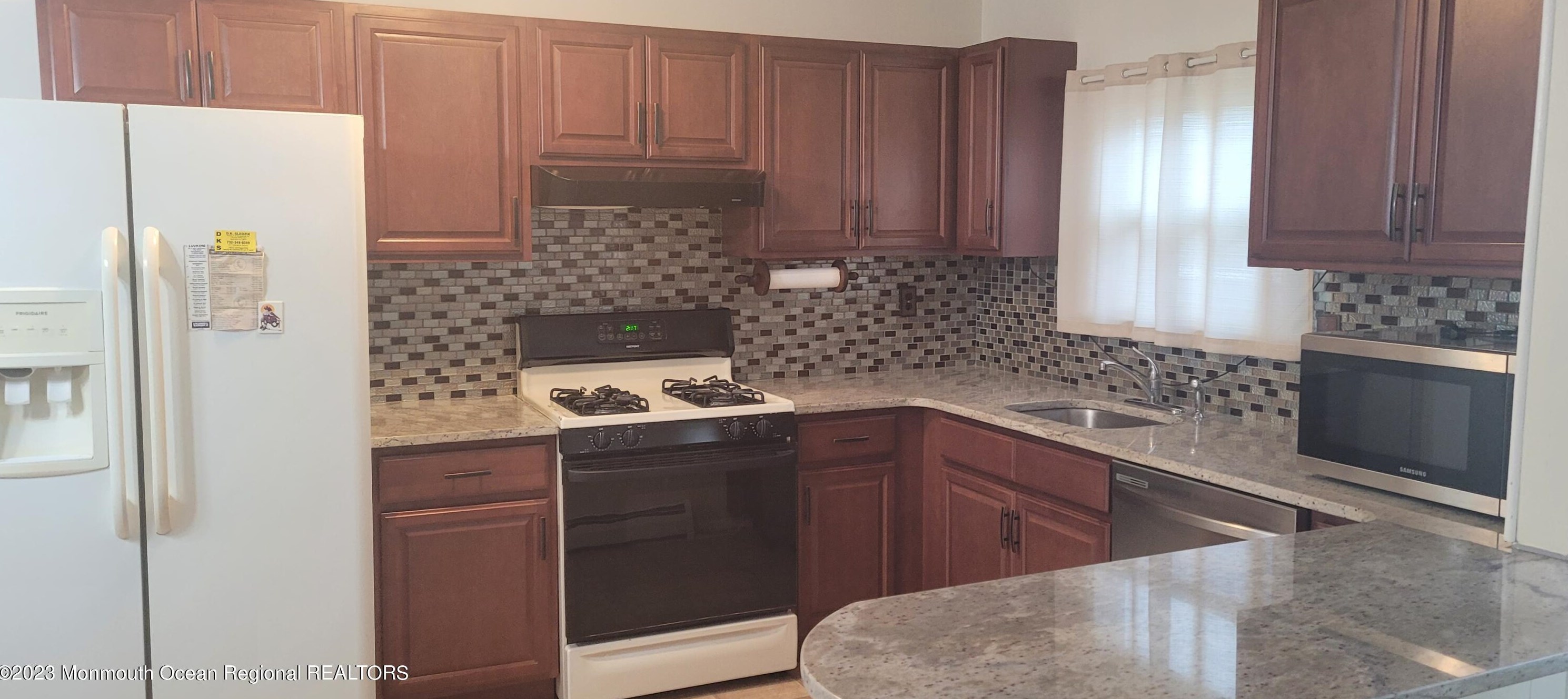 26 Guadeloupe Dr, Toms River NJ  08757-4335 exterior