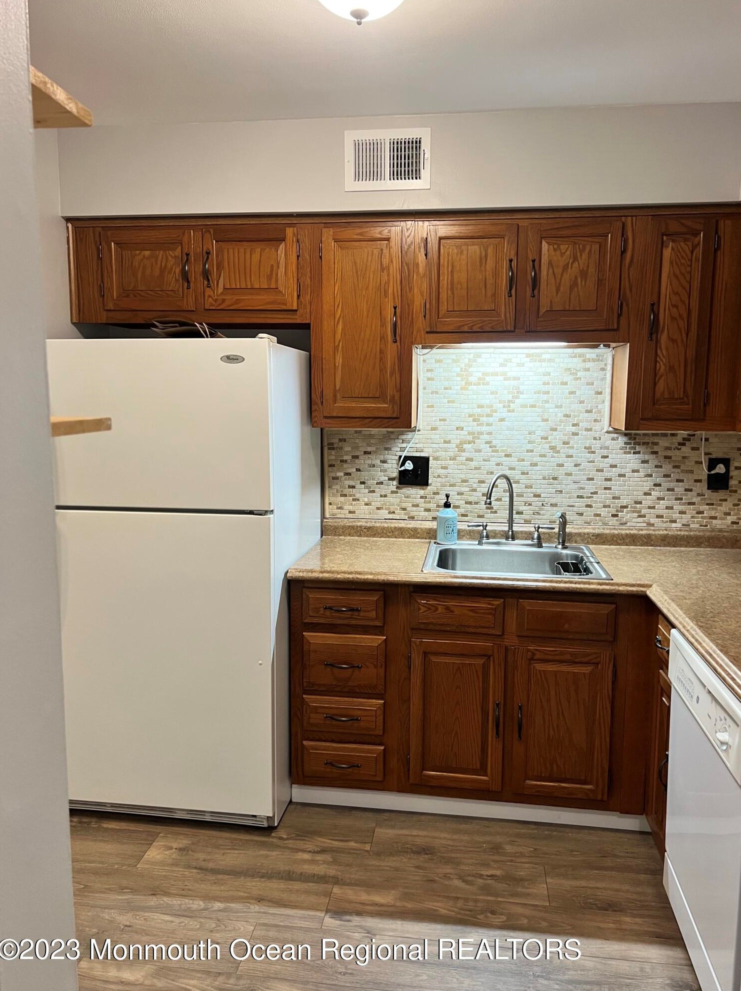 604 Wellington Pl, Matawan NJ  07747-1923 exterior