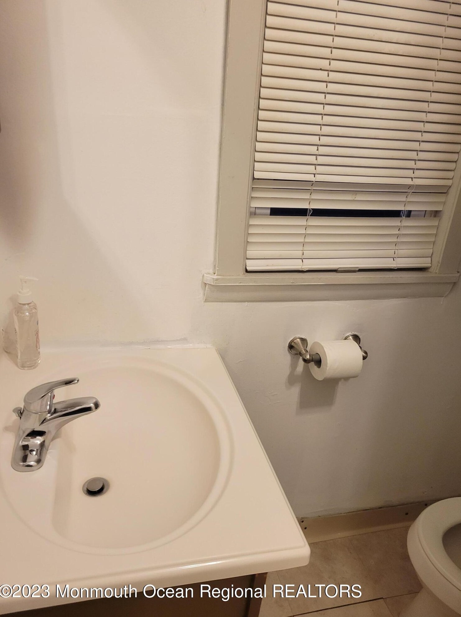 71 Lincoln Ct, Ideal Beach NJ  07734-1435 exterior