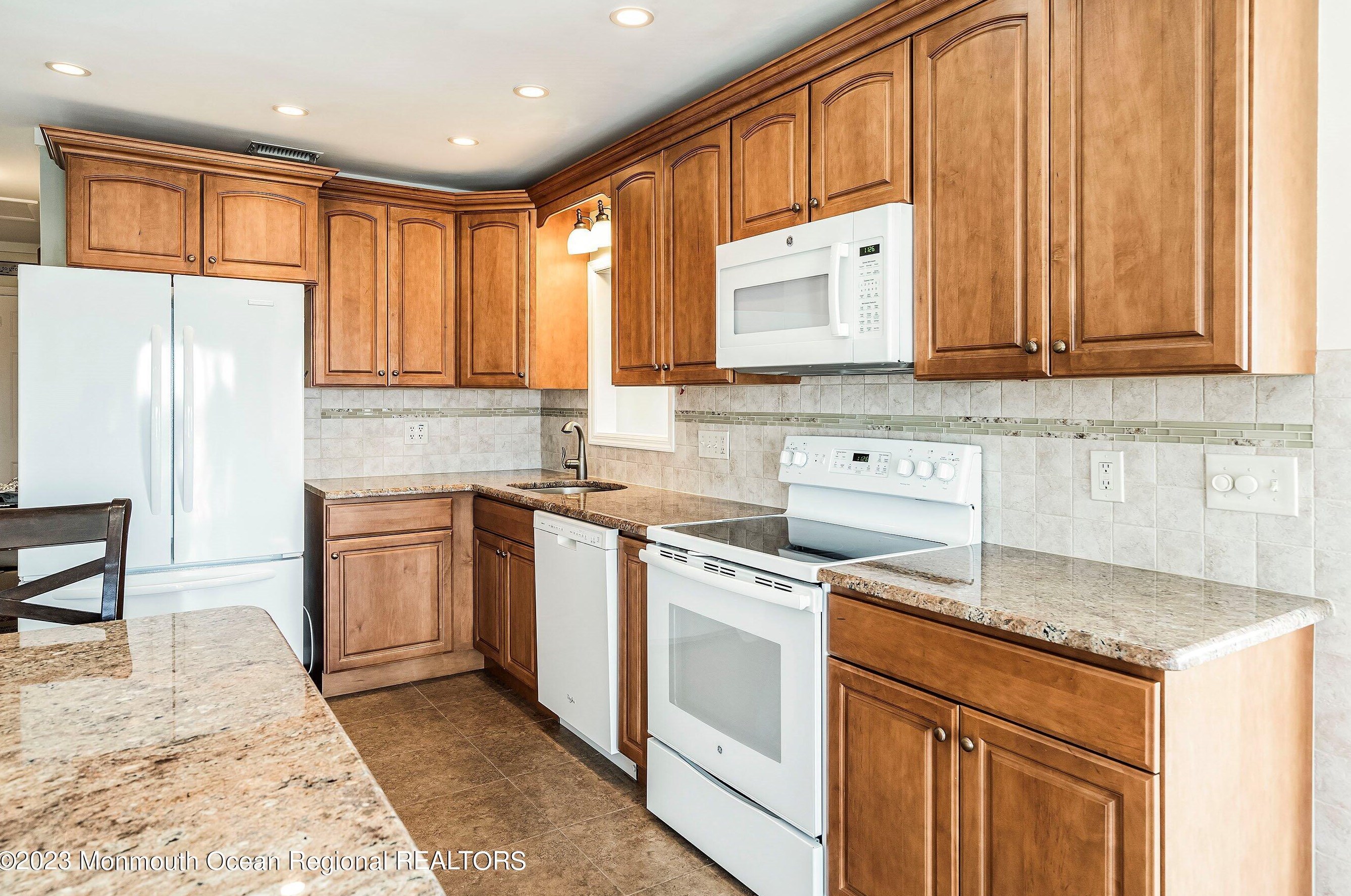 40 Portland Dr, Tuckerton NJ  08087-1213 exterior