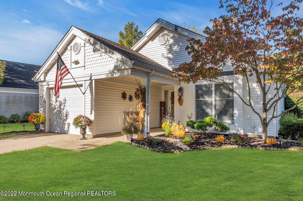 2413 Coral Leaf Rd, Toms River NJ  08755-1802 exterior