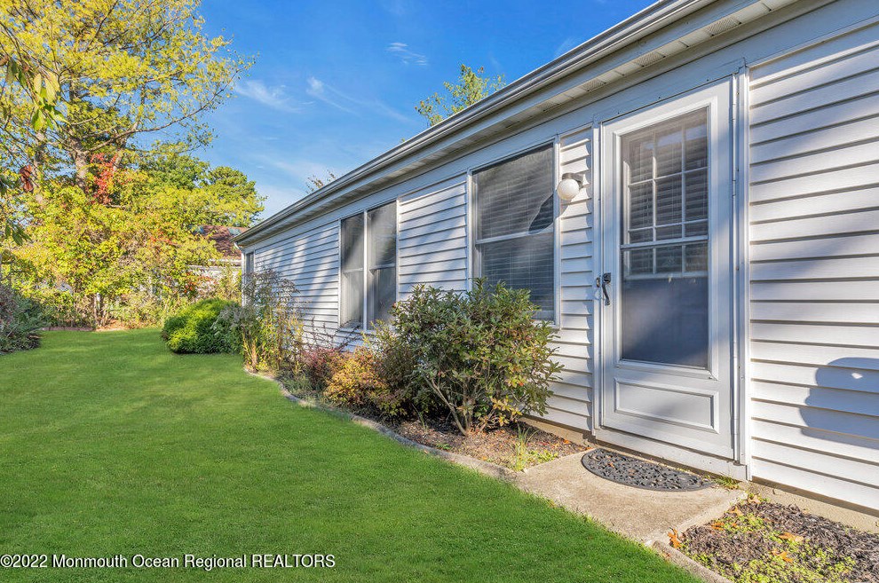 2413 Coral Leaf Rd, Toms River NJ  08755-1802 exterior