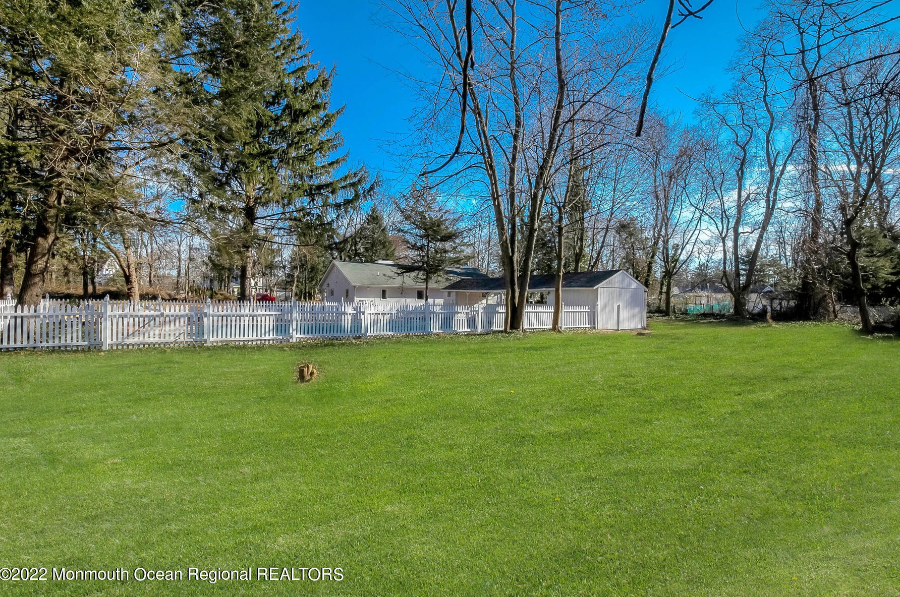 33 New St, Vanderburg NJ  07722-1646 exterior