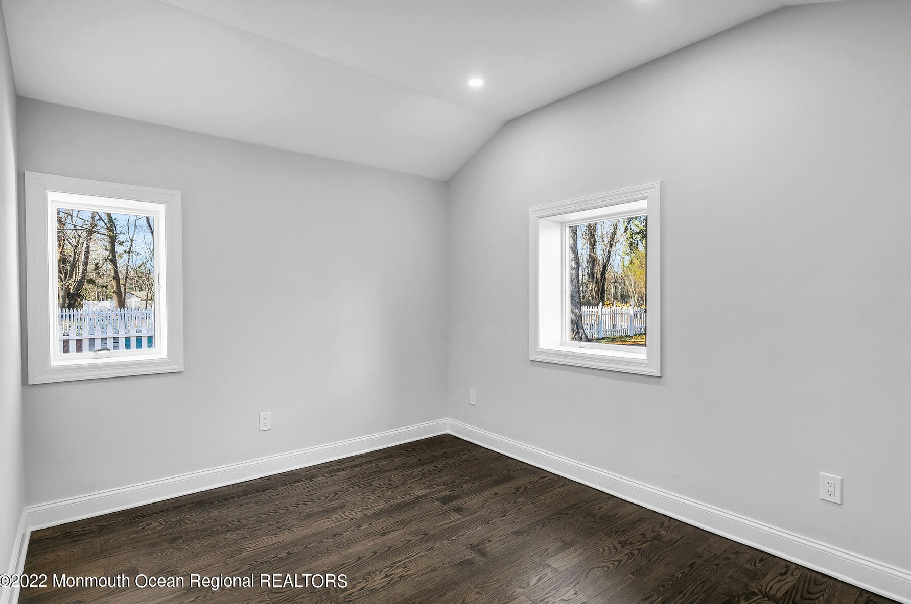 33 New St, Vanderburg NJ  07722-1646 exterior
