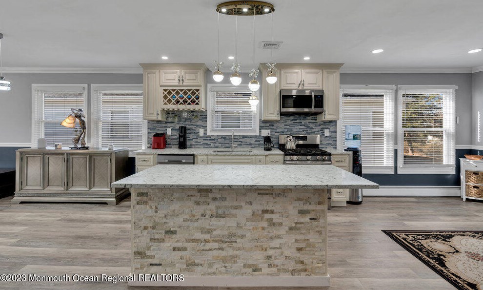 243 Orlando Blvd, Toms River NJ  08757-6233 exterior