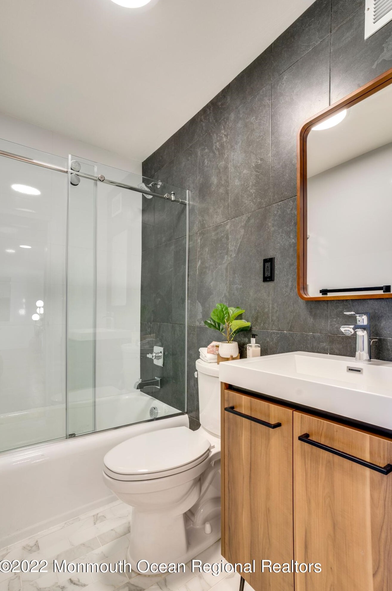 122-a5 Bodman Pl, Tinton Falls, NJ 07701