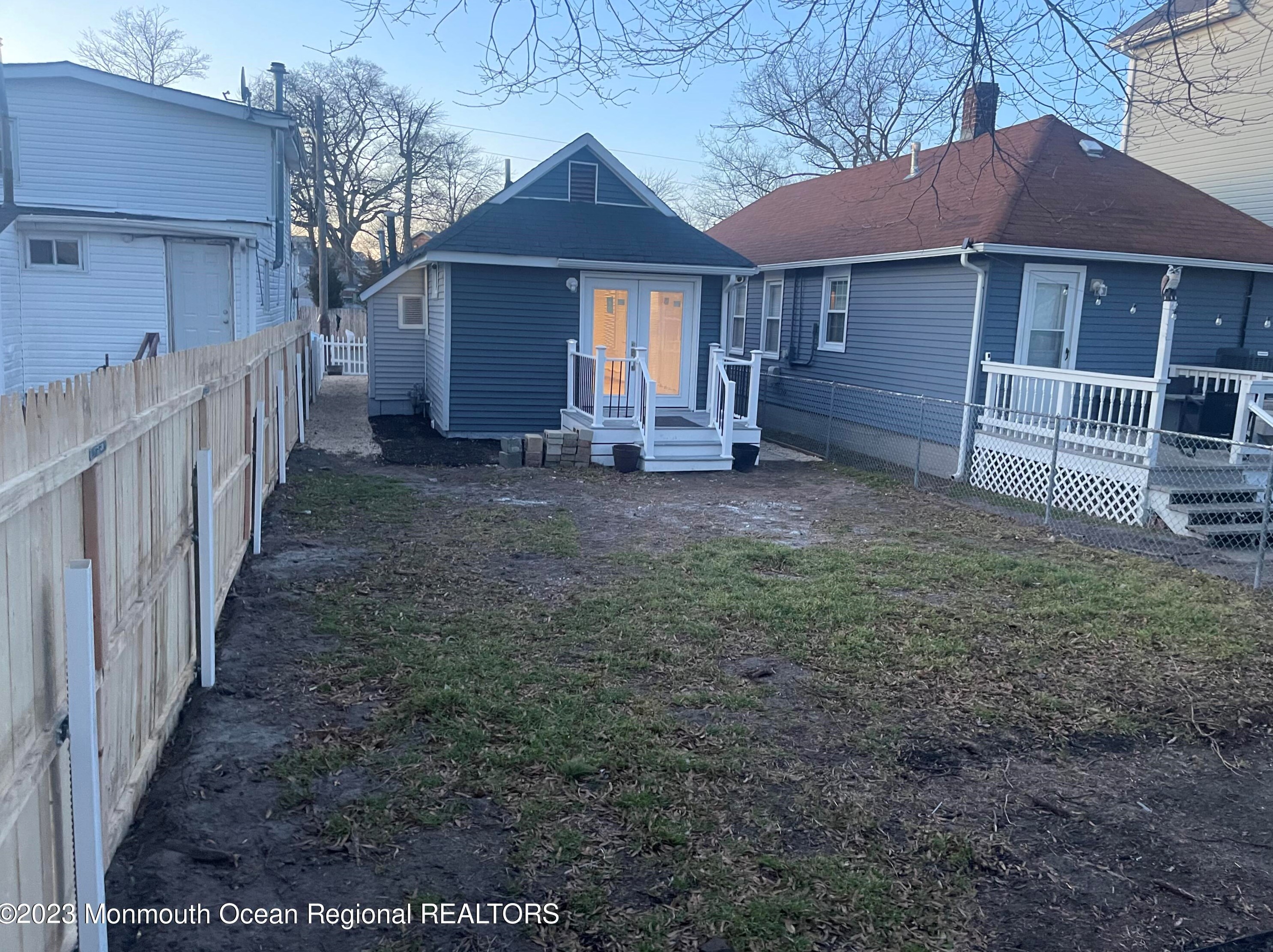 52 Bayview Ave, Ideal Beach NJ  07734-1235 exterior