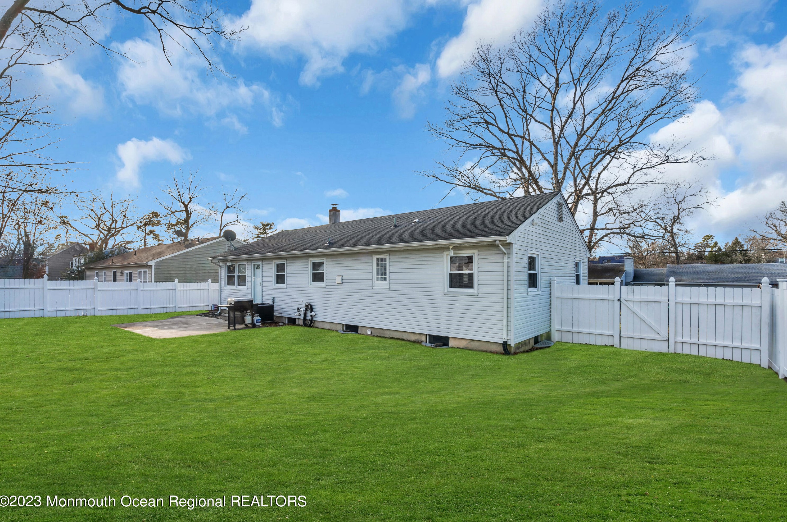 513 Beach Ave, Beachwood NJ  08722-2609 exterior