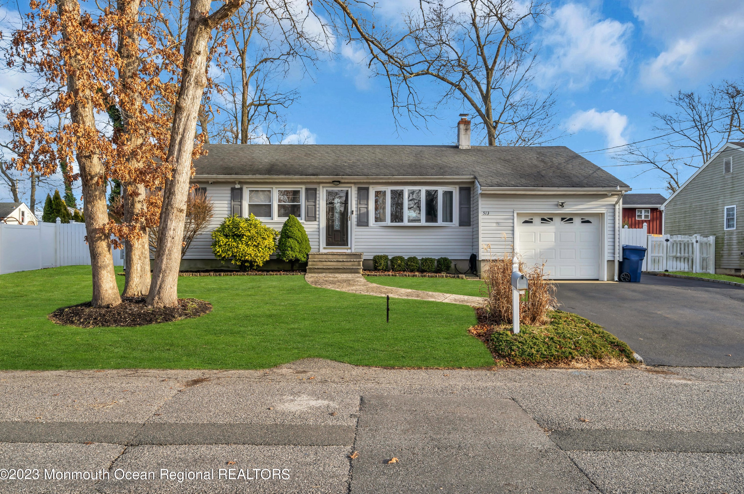 513 Beach Ave, Beachwood NJ  08722-2609 exterior