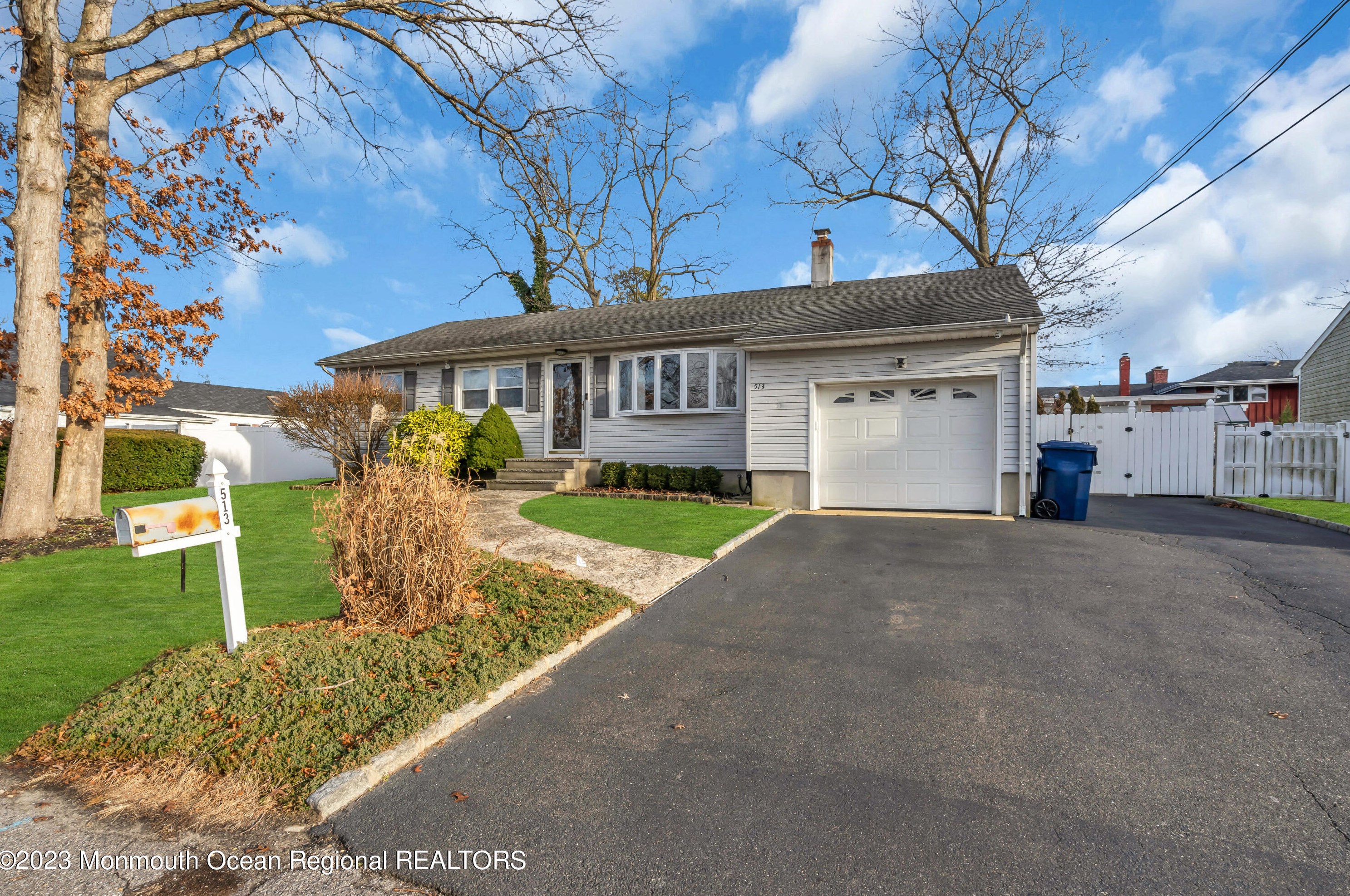 513 Beach Ave, Beachwood NJ  08722-2609 exterior