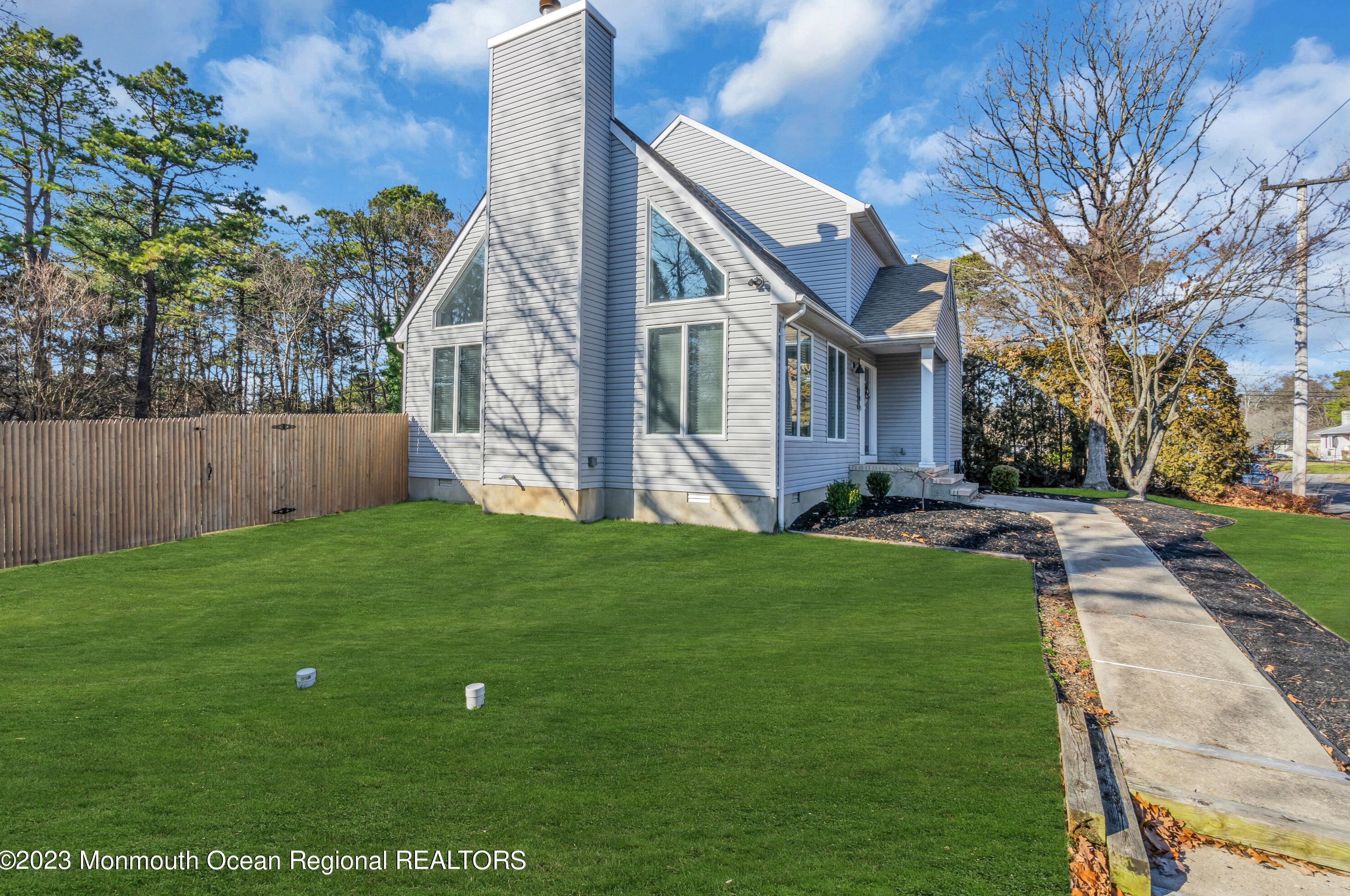 701 Manchester St, Toms River NJ  08757-2332 exterior