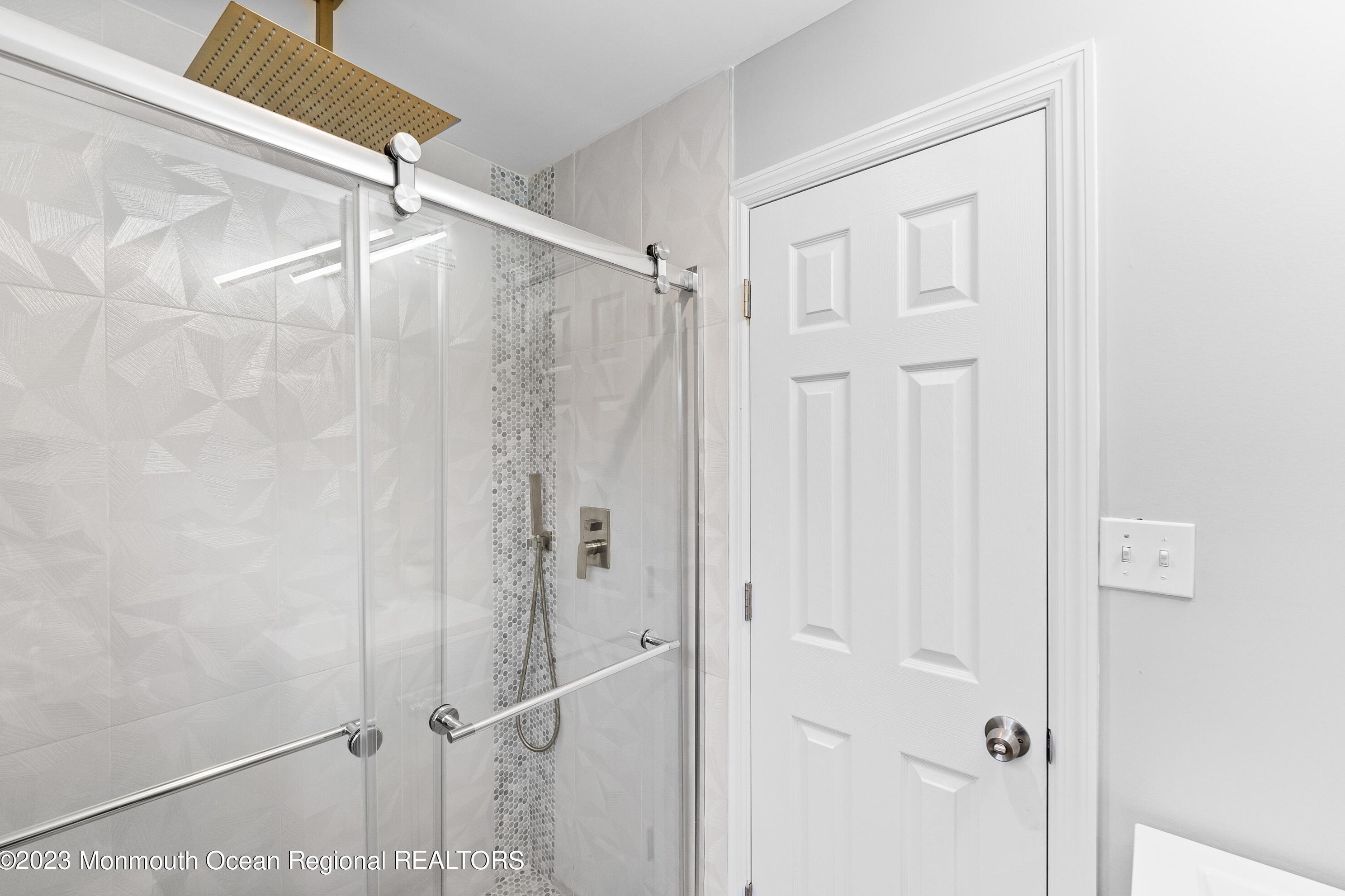 22 Intone Ln, Matawan NJ  07747-1719 exterior