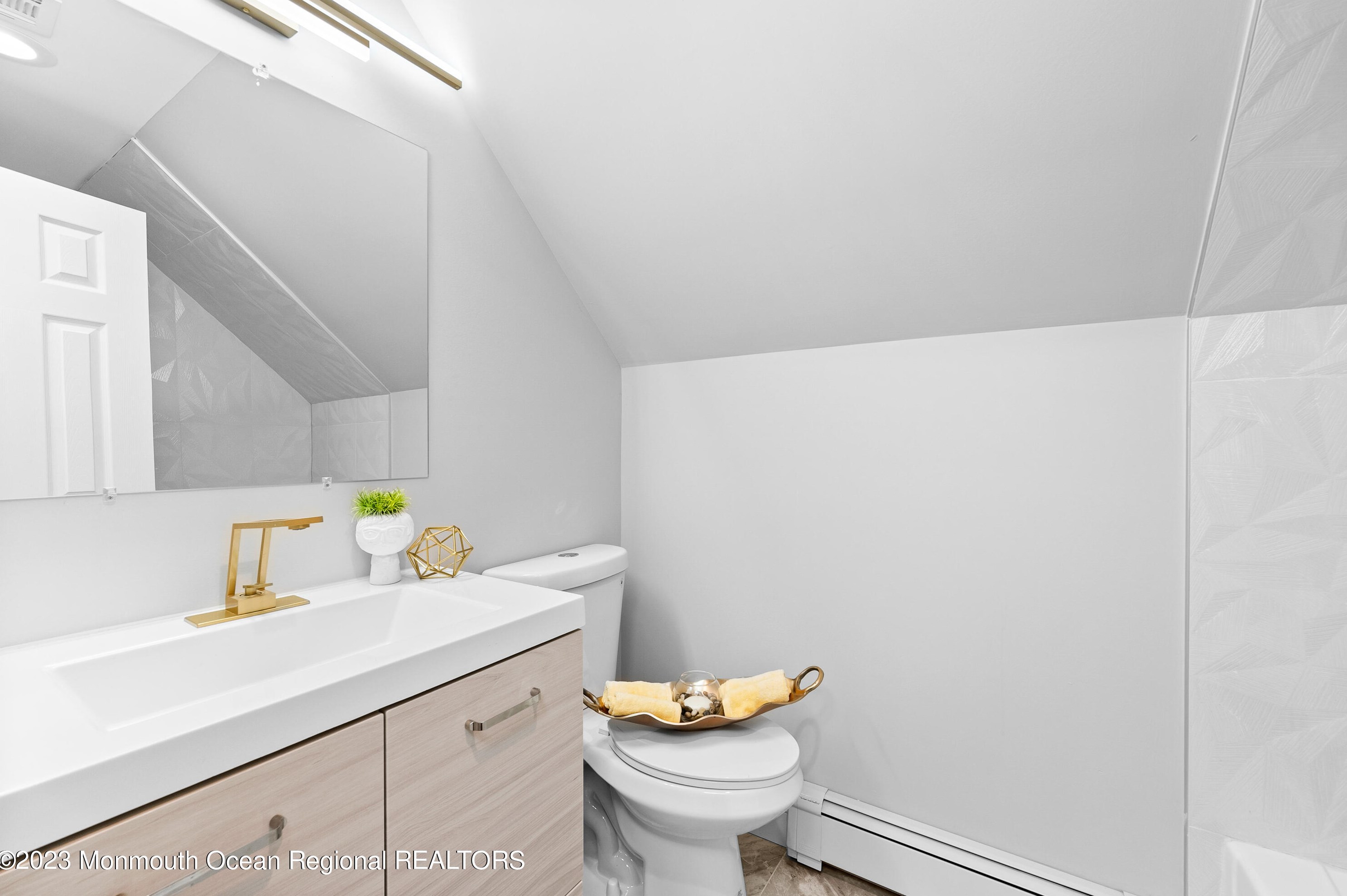 22 Intone Ln, Matawan NJ  07747-1719 exterior