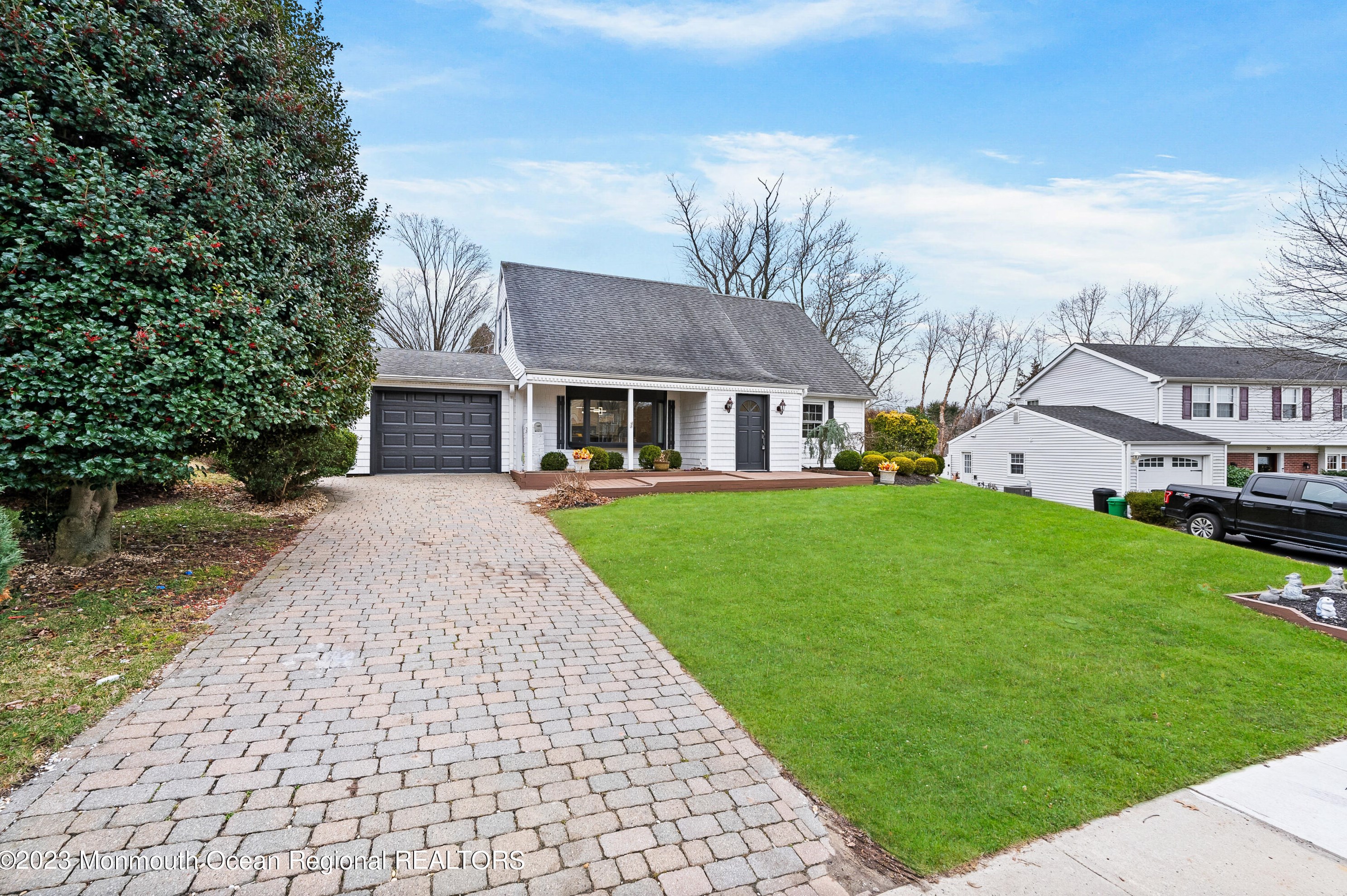 22 Intone Ln, Matawan NJ  07747-1719 exterior