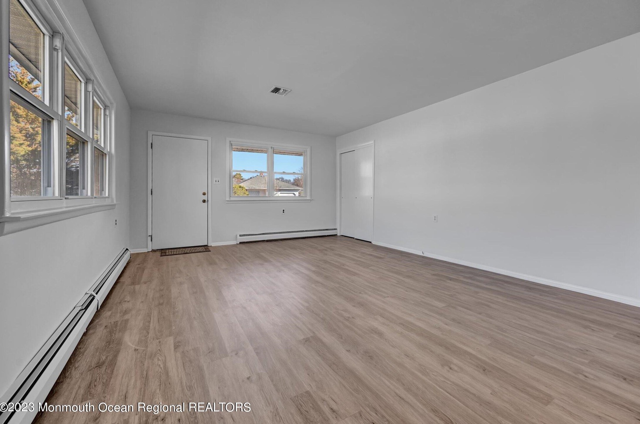 43 Georgetown Dr, Toms River NJ  08757-4321 exterior