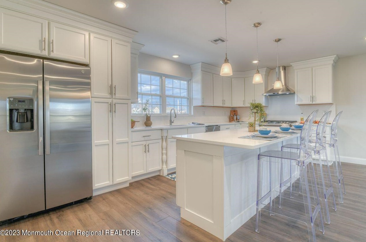 49 Garfield Ave, Ideal Beach NJ  07734-1357 exterior