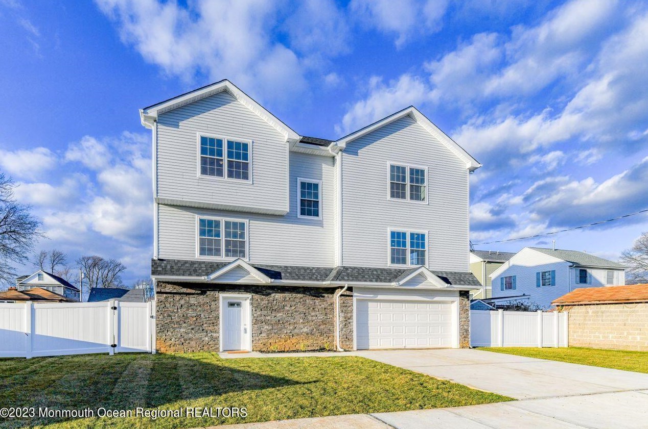 49 Garfield Ave, Ideal Beach NJ  07734-1357 exterior