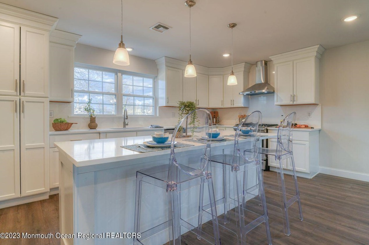 49 Garfield Ave, Ideal Beach NJ  07734-1357 exterior