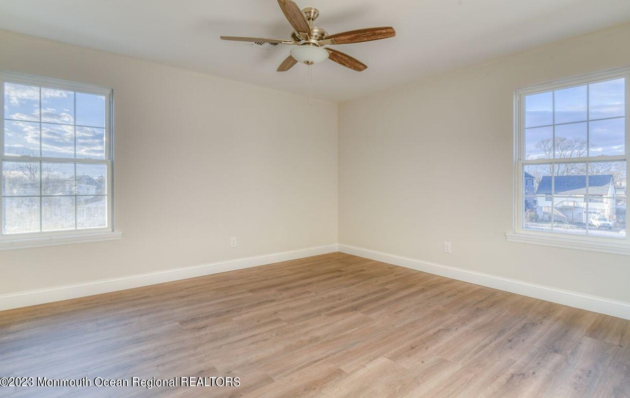 49 Garfield Ave, Ideal Beach NJ  07734-1357 exterior