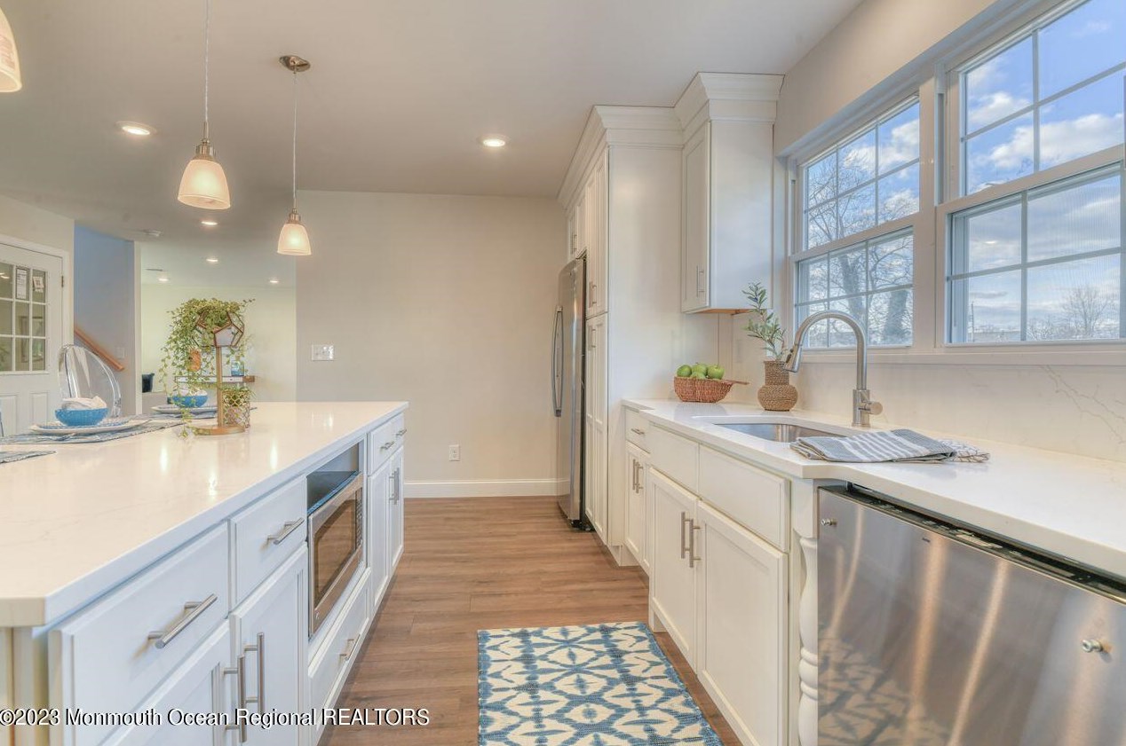 49 Garfield Ave, Ideal Beach NJ  07734-1357 exterior