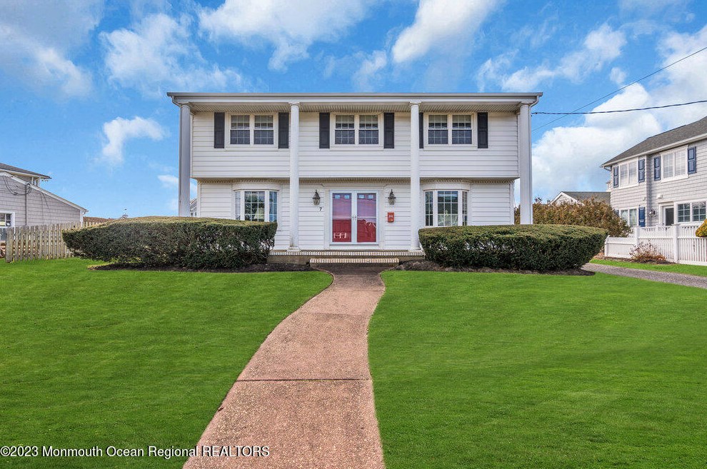 7 Howell Ave, Wall Township NJ  07762-1704 exterior