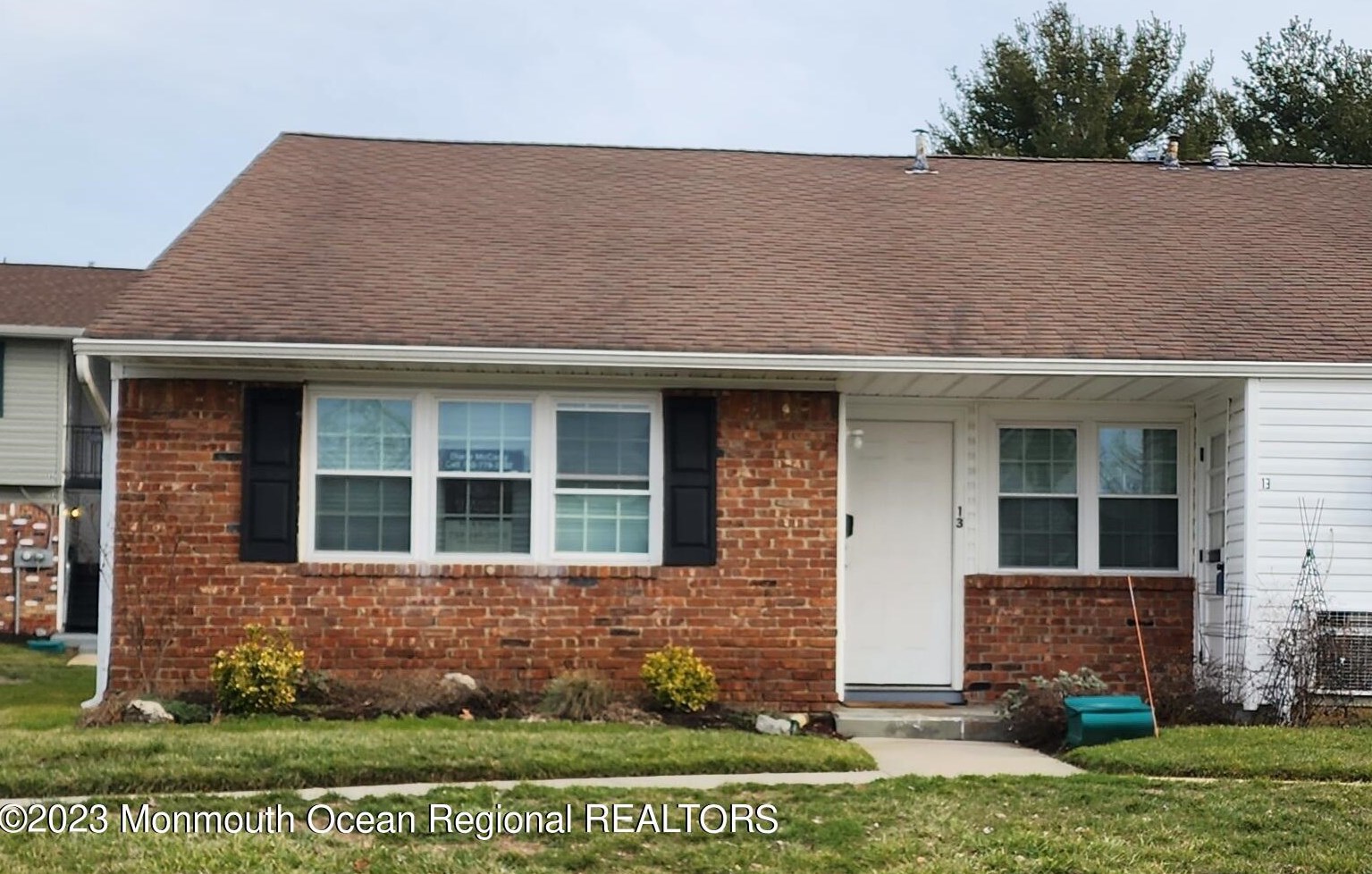 13 Galewood Dr, Matawan NJ  07747-3633 exterior