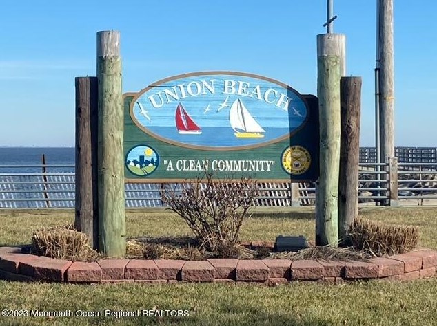 707 Florence Ave, Keyport NJ 07735-2534 exterior