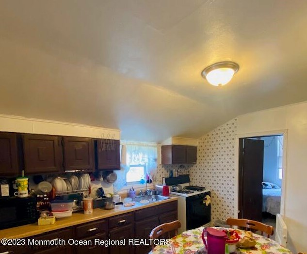 707 Florence Ave, Keyport NJ 07735-2534 exterior