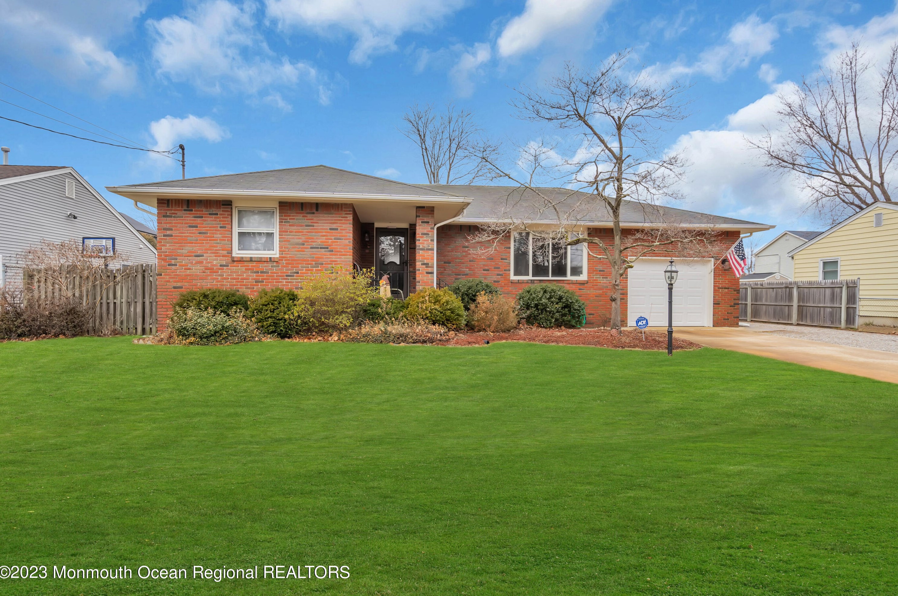 924 Berkeley Ave, Beachwood NJ  08722-4501 exterior