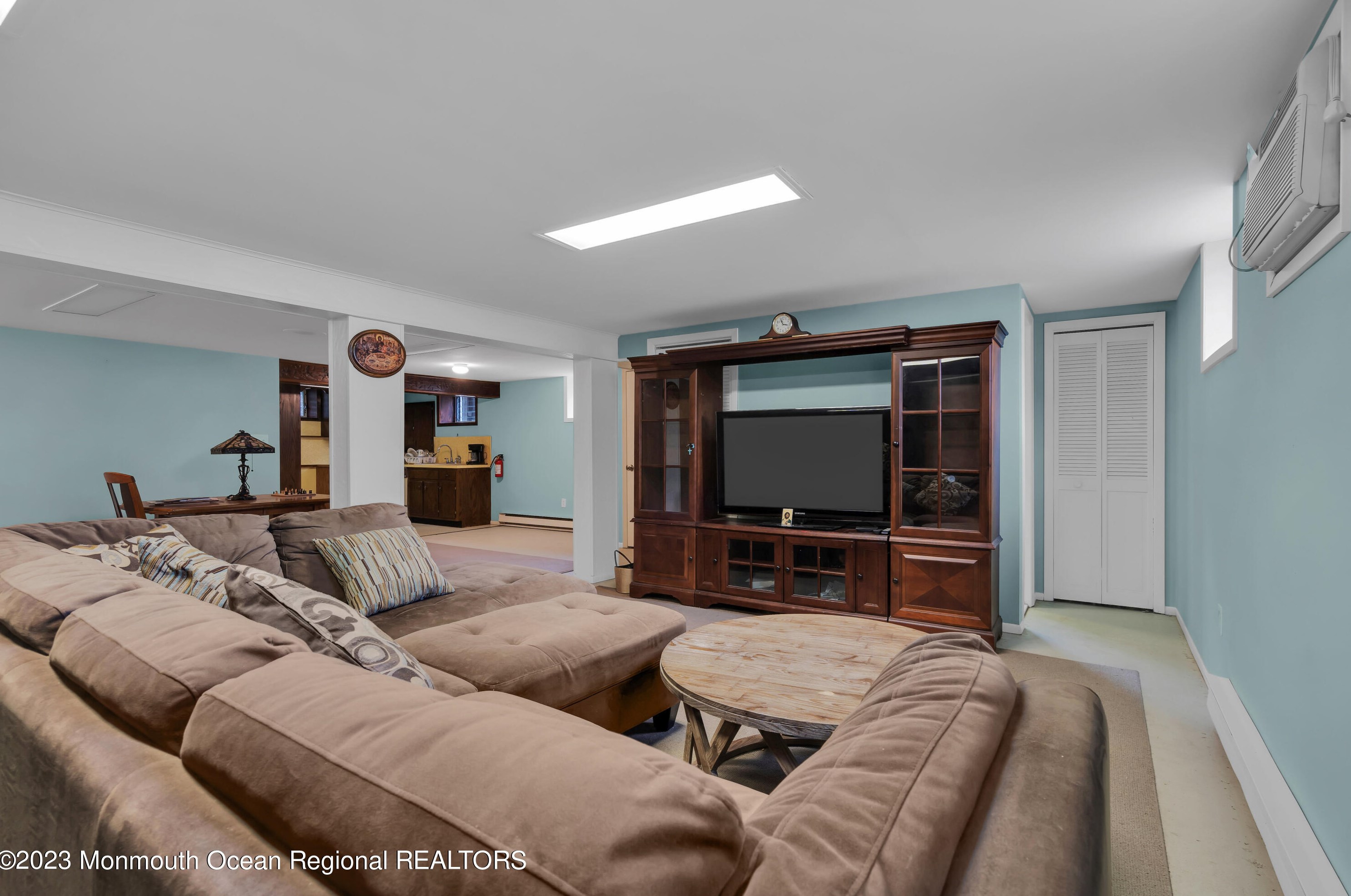 924 Berkeley Ave, Beachwood NJ  08722-4501 exterior