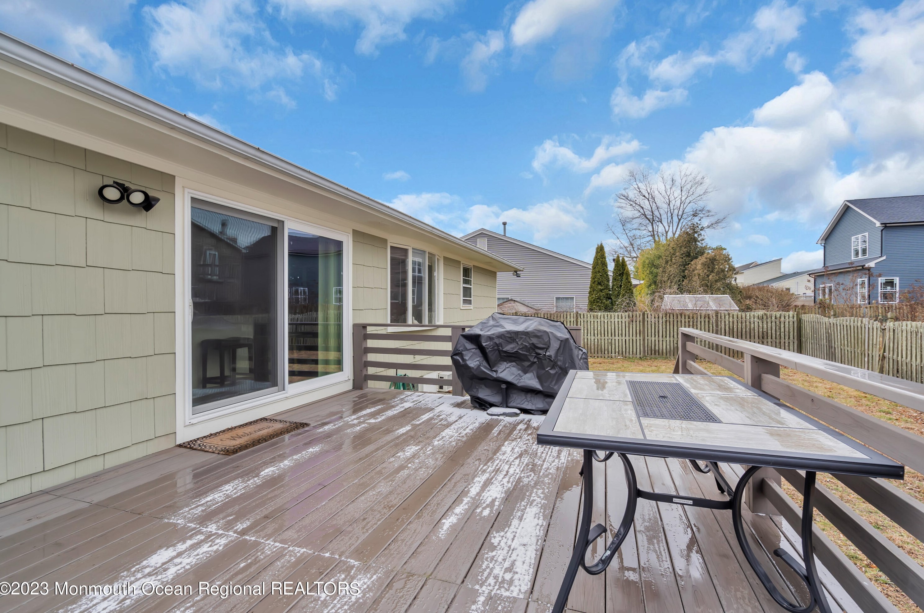 924 Berkeley Ave, Beachwood NJ  08722-4501 exterior