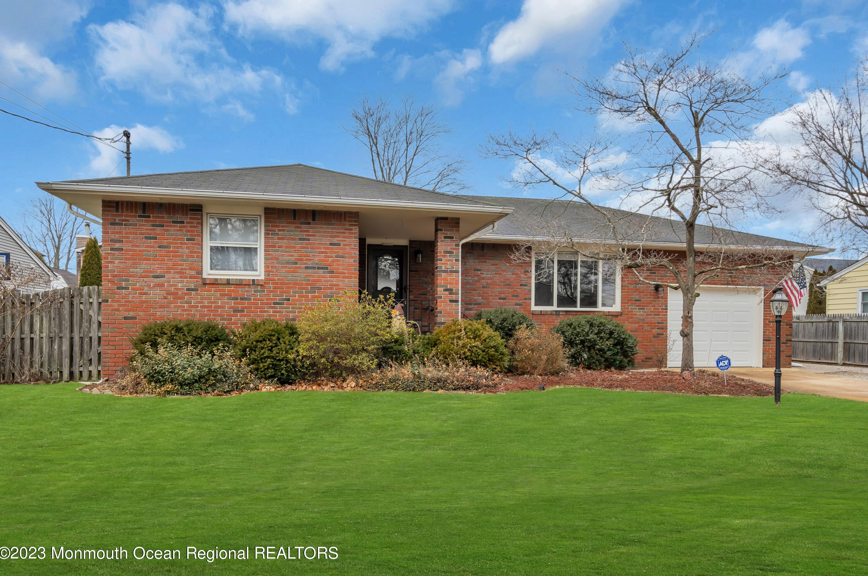 924 Berkeley Ave, Beachwood NJ  08722-4501 exterior