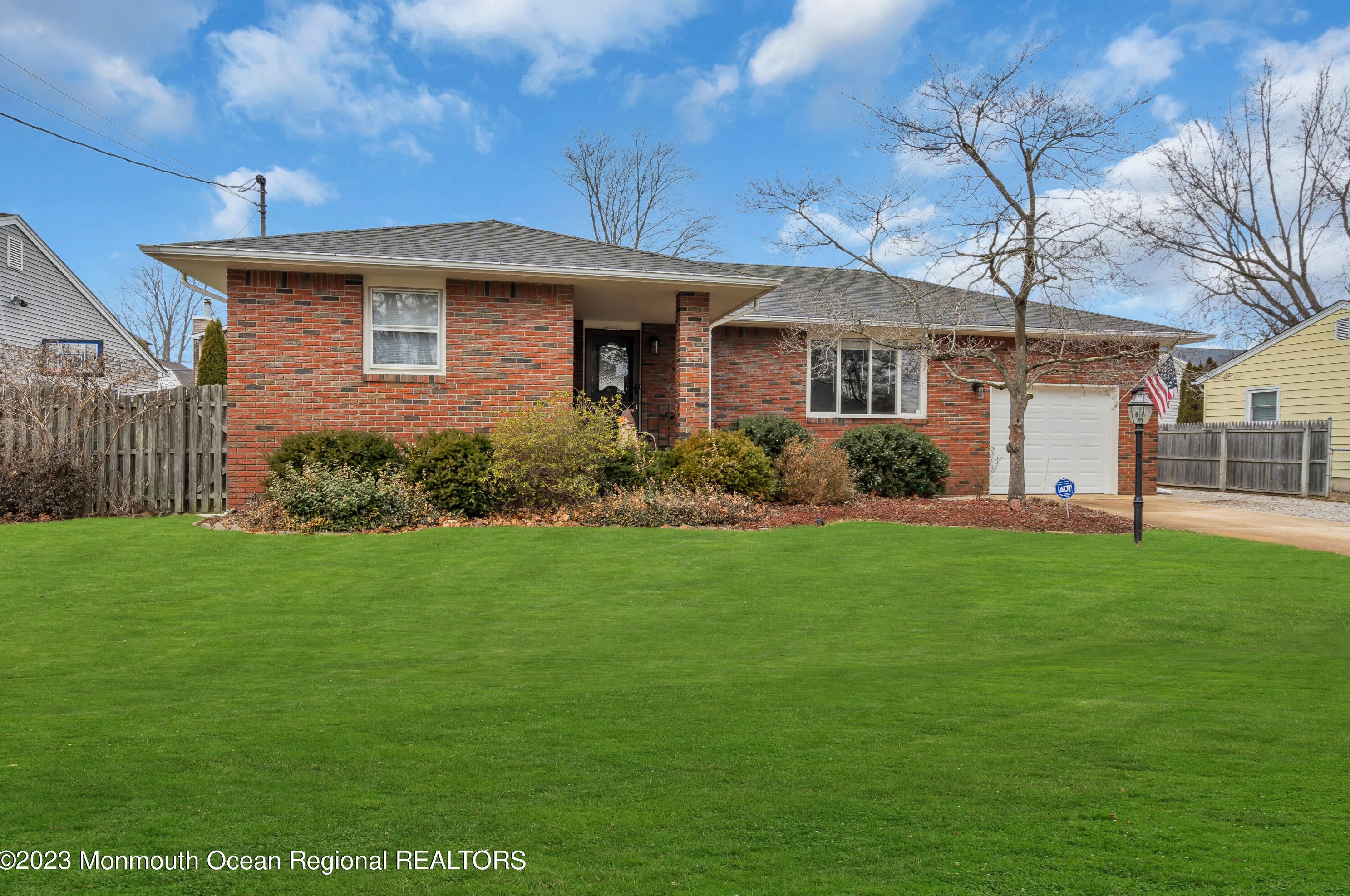 924 Berkeley Ave, Beachwood NJ  08722-4501 exterior
