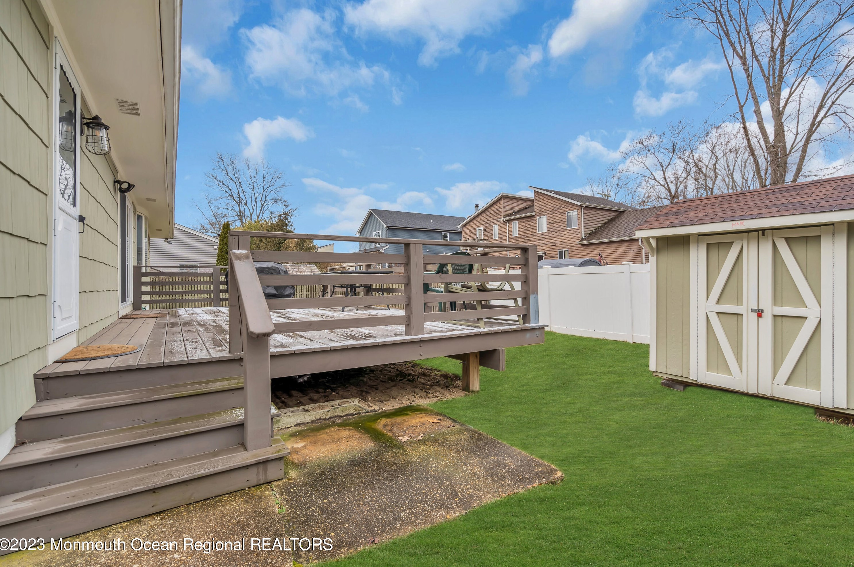924 Berkeley Ave, Beachwood NJ  08722-4501 exterior