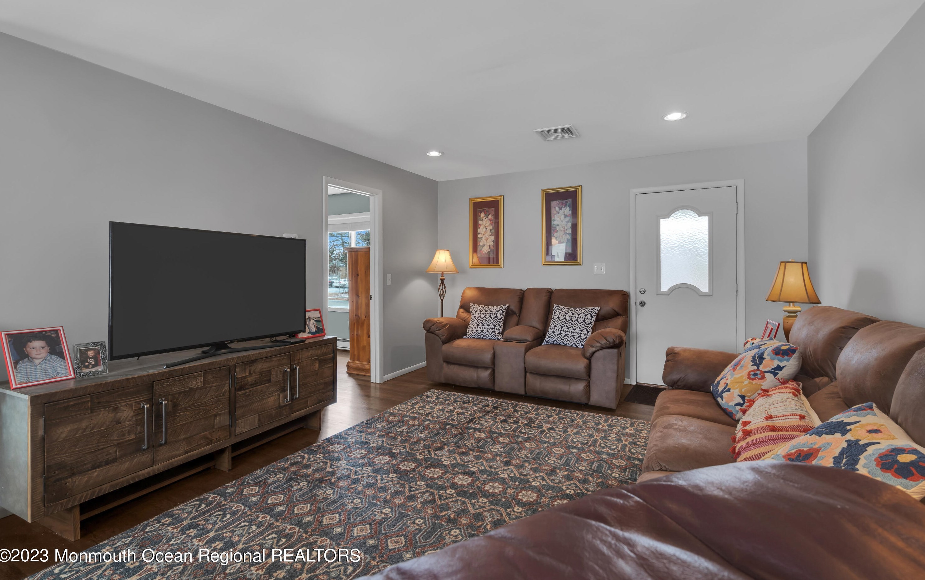 924 Berkeley Ave, Beachwood NJ  08722-4501 exterior