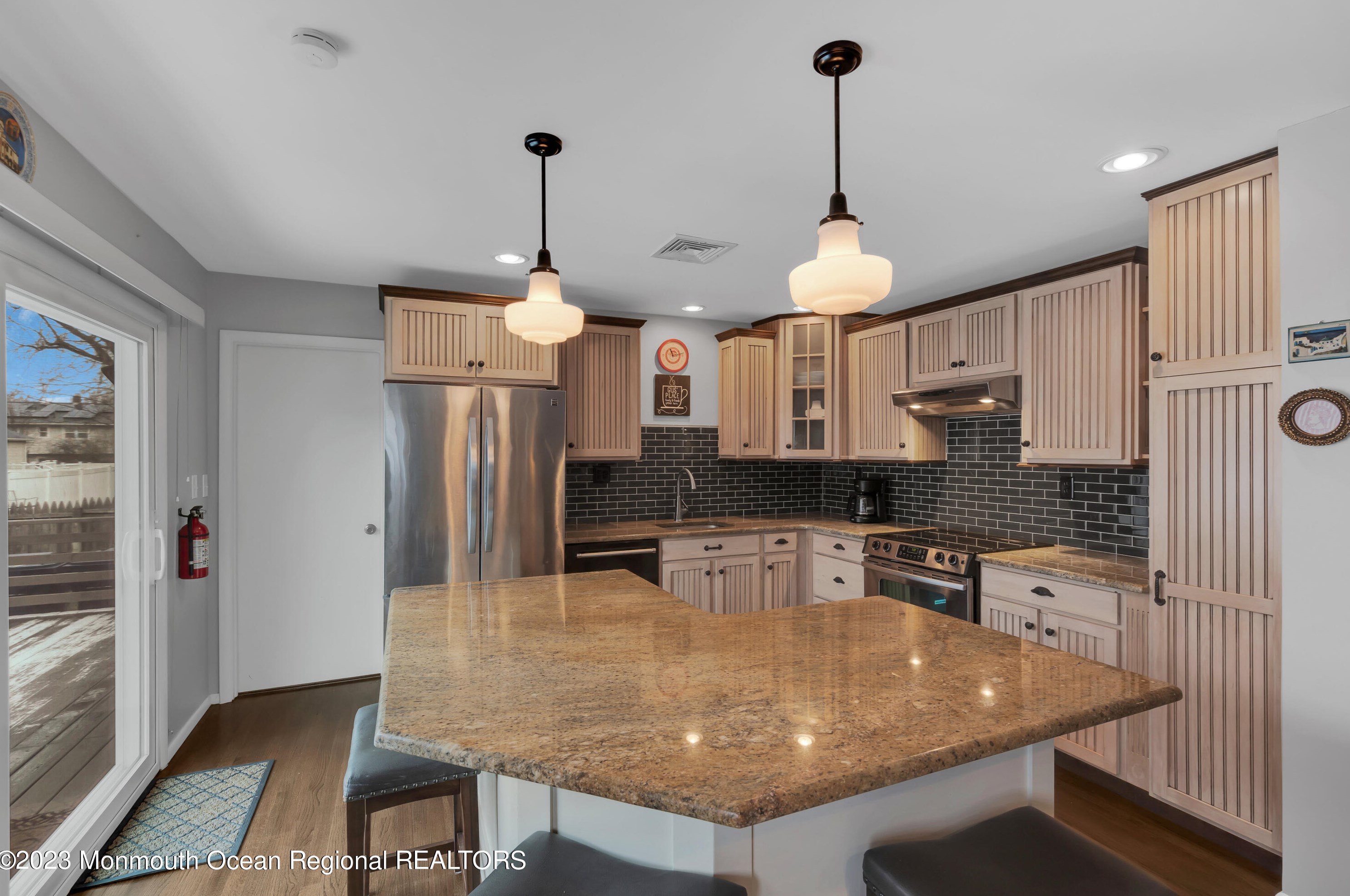 924 Berkeley Ave, Beachwood NJ  08722-4501 exterior