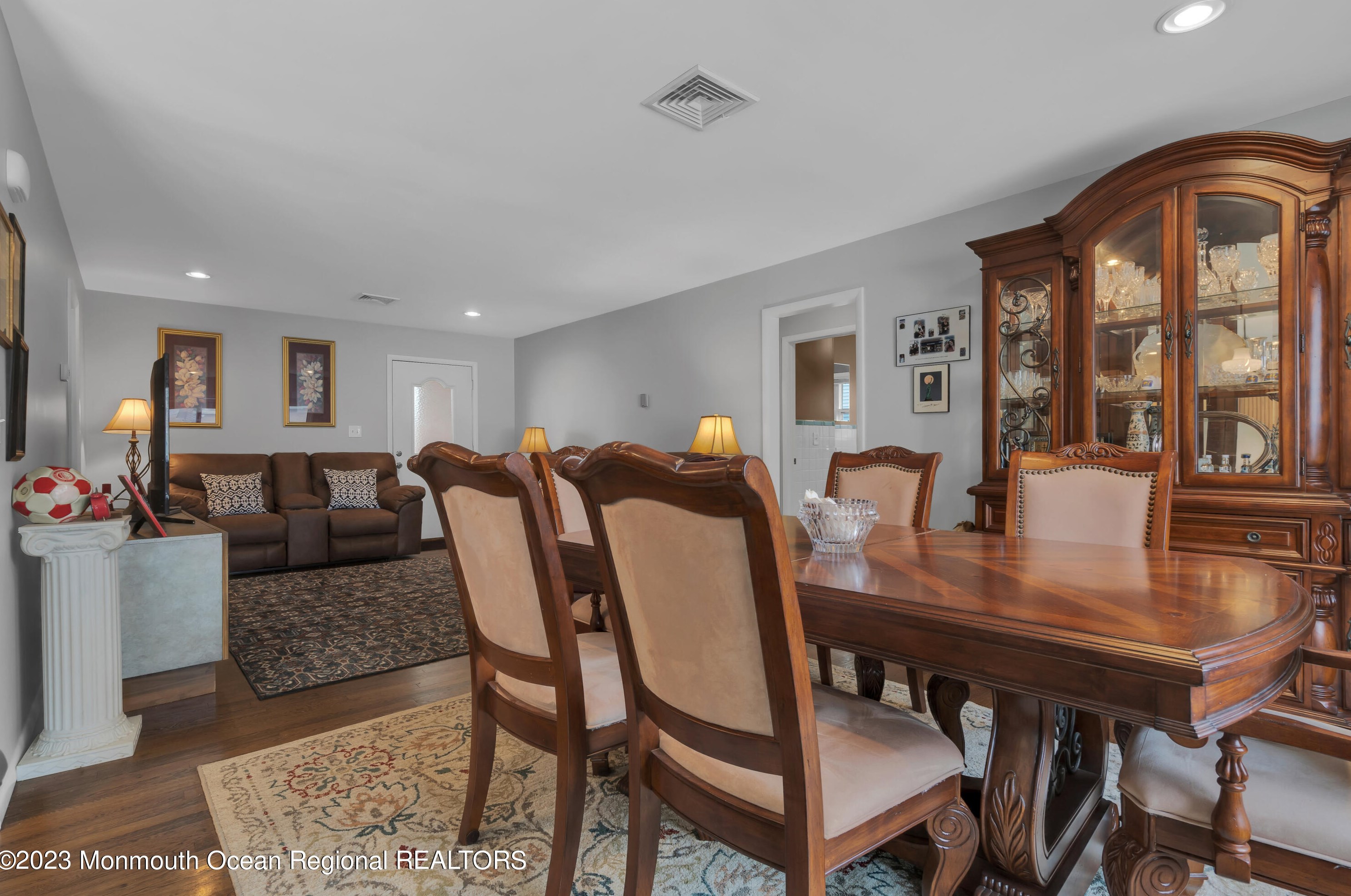 924 Berkeley Ave, Beachwood NJ  08722-4501 exterior